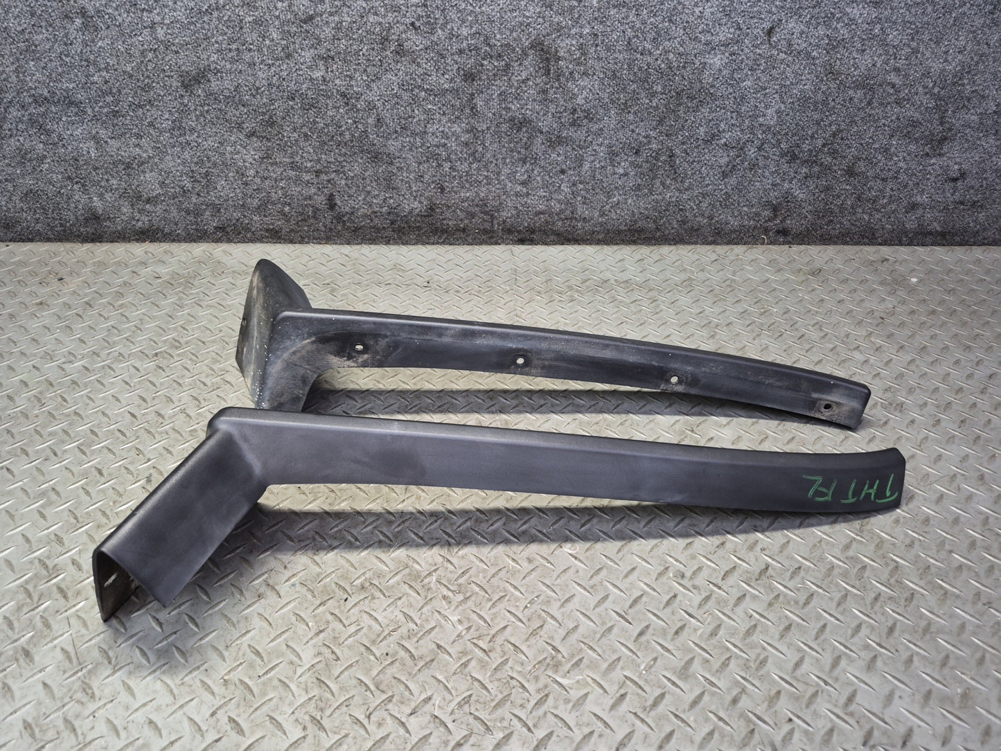2003-2009 Hummer H2 Front Fender Flare Wheel Arch Lower Trim Molding Set of 2