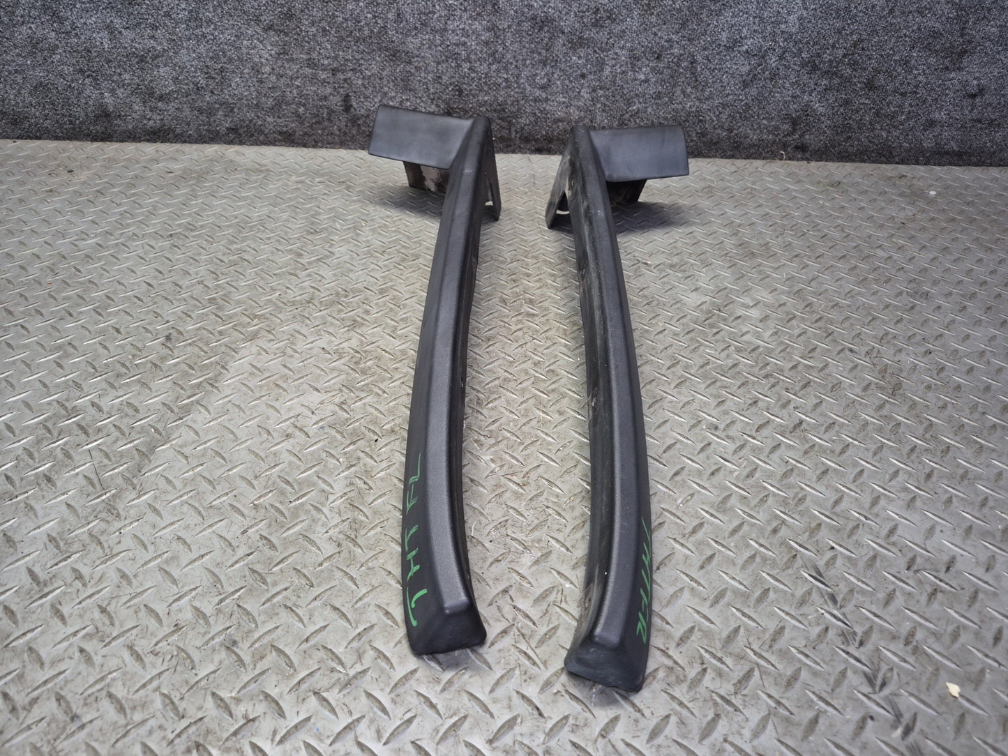 2003-2009 Hummer H2 Front Fender Flare Wheel Arch Lower Trim Molding Set of 2