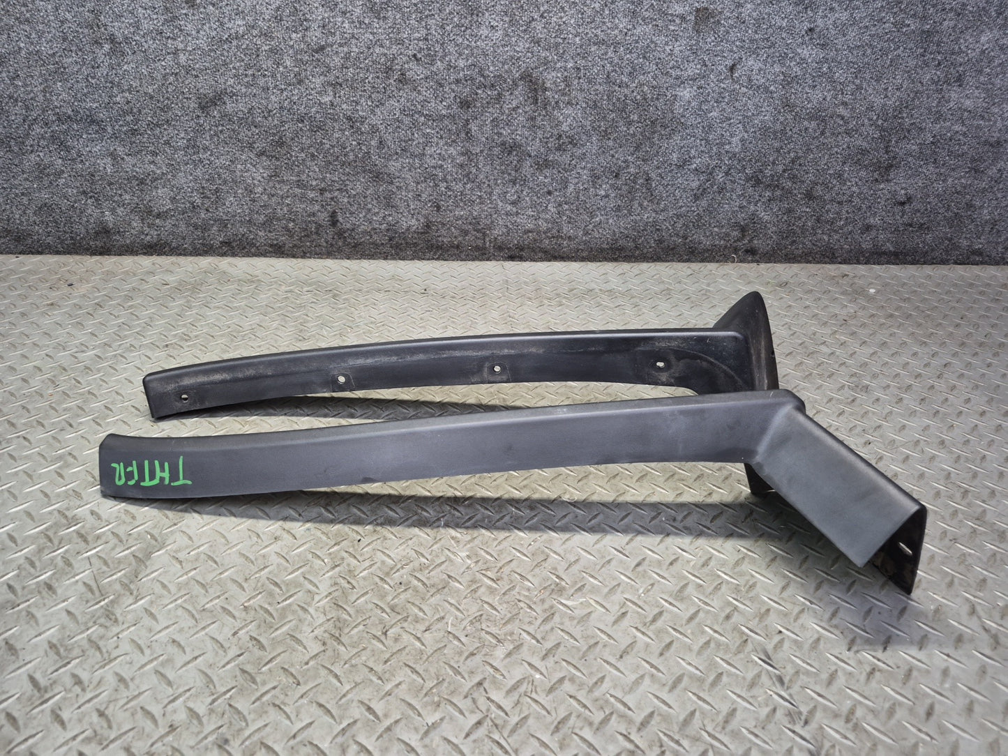 2003-2009 Hummer H2 Front Fender Flare Wheel Arch Lower Trim Molding Set of 2
