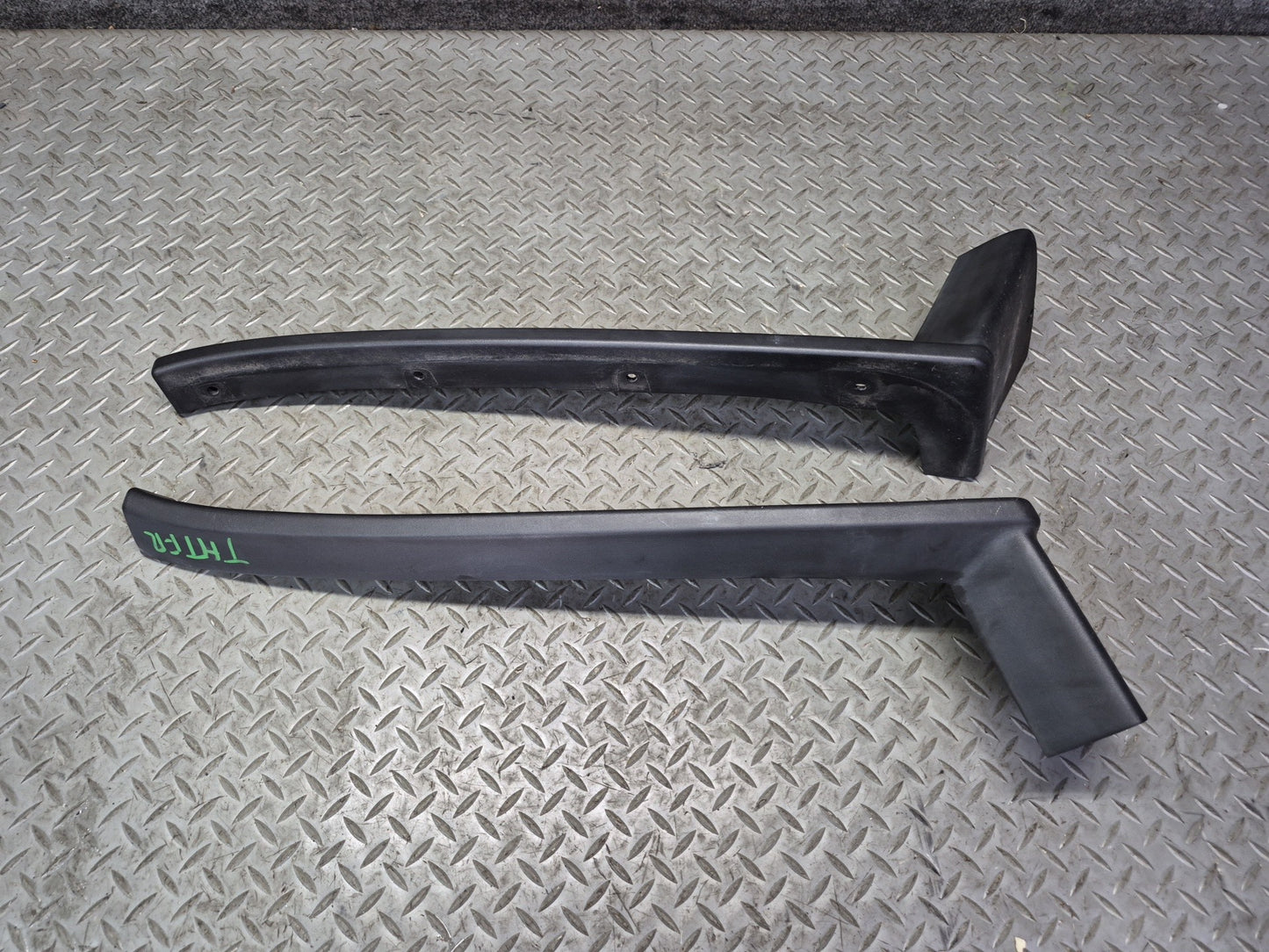 2003-2009 Hummer H2 Front Fender Flare Wheel Arch Lower Trim Molding Set of 2