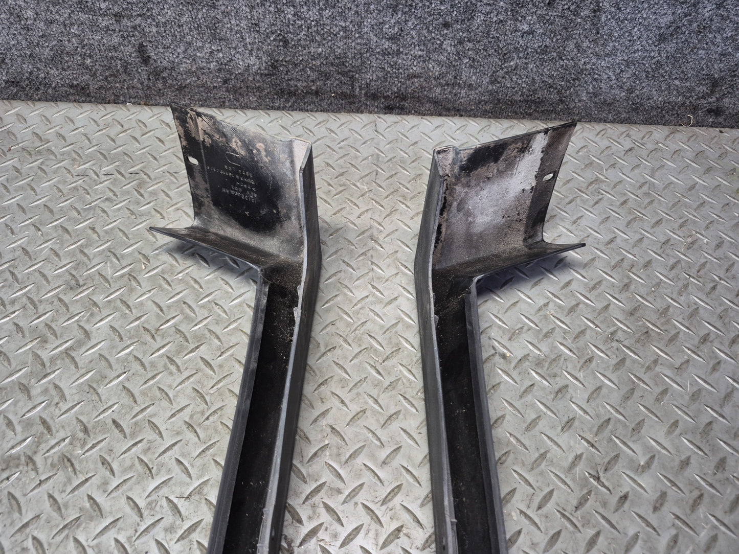 2003-2009 Hummer H2 Front Fender Flare Wheel Arch Lower Trim Molding Set of 2