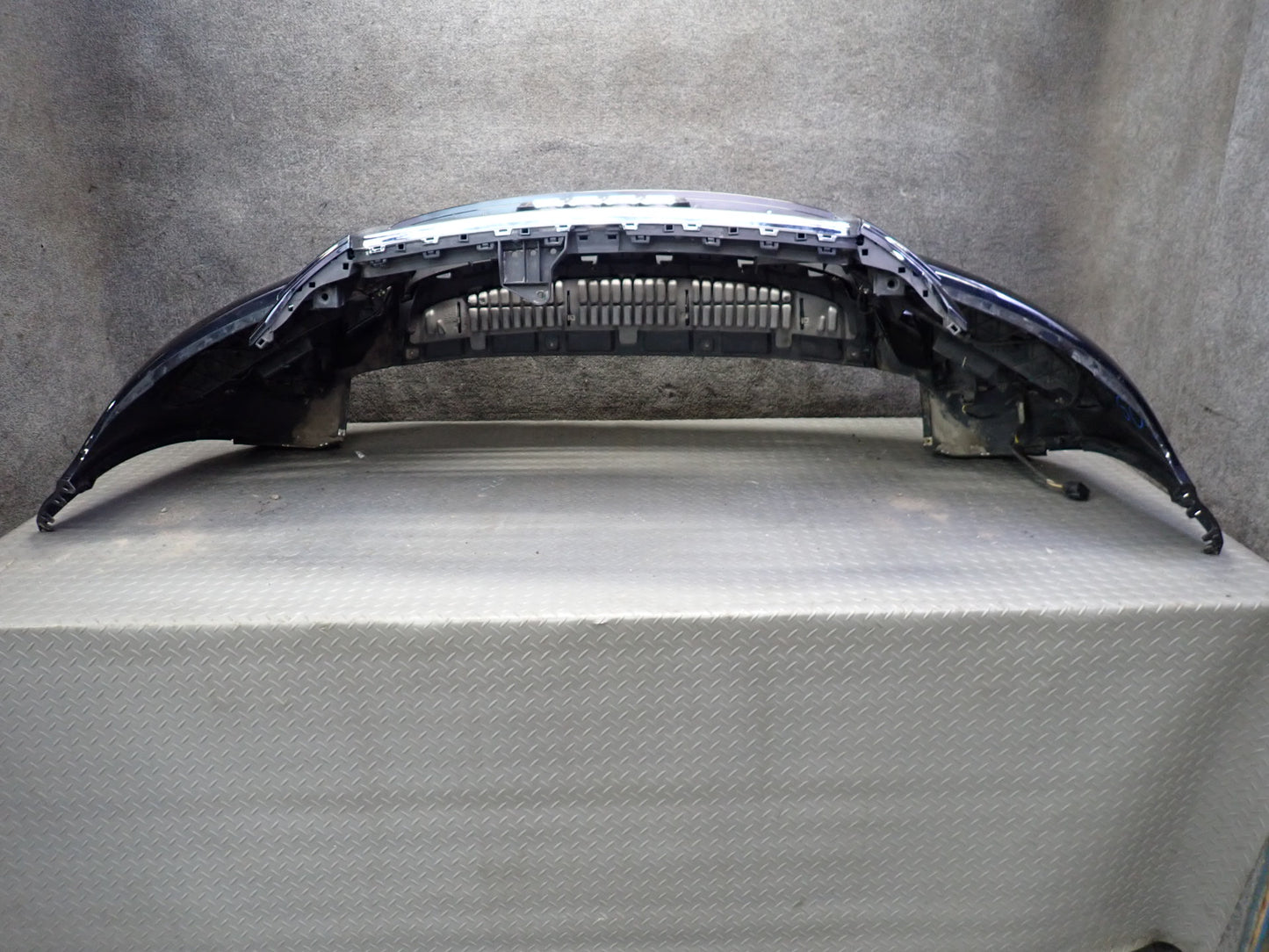 10-15 Audi 4L Q7 Front Bumper Cover w Grille PDC Sensors & Fog Lights Black OEM