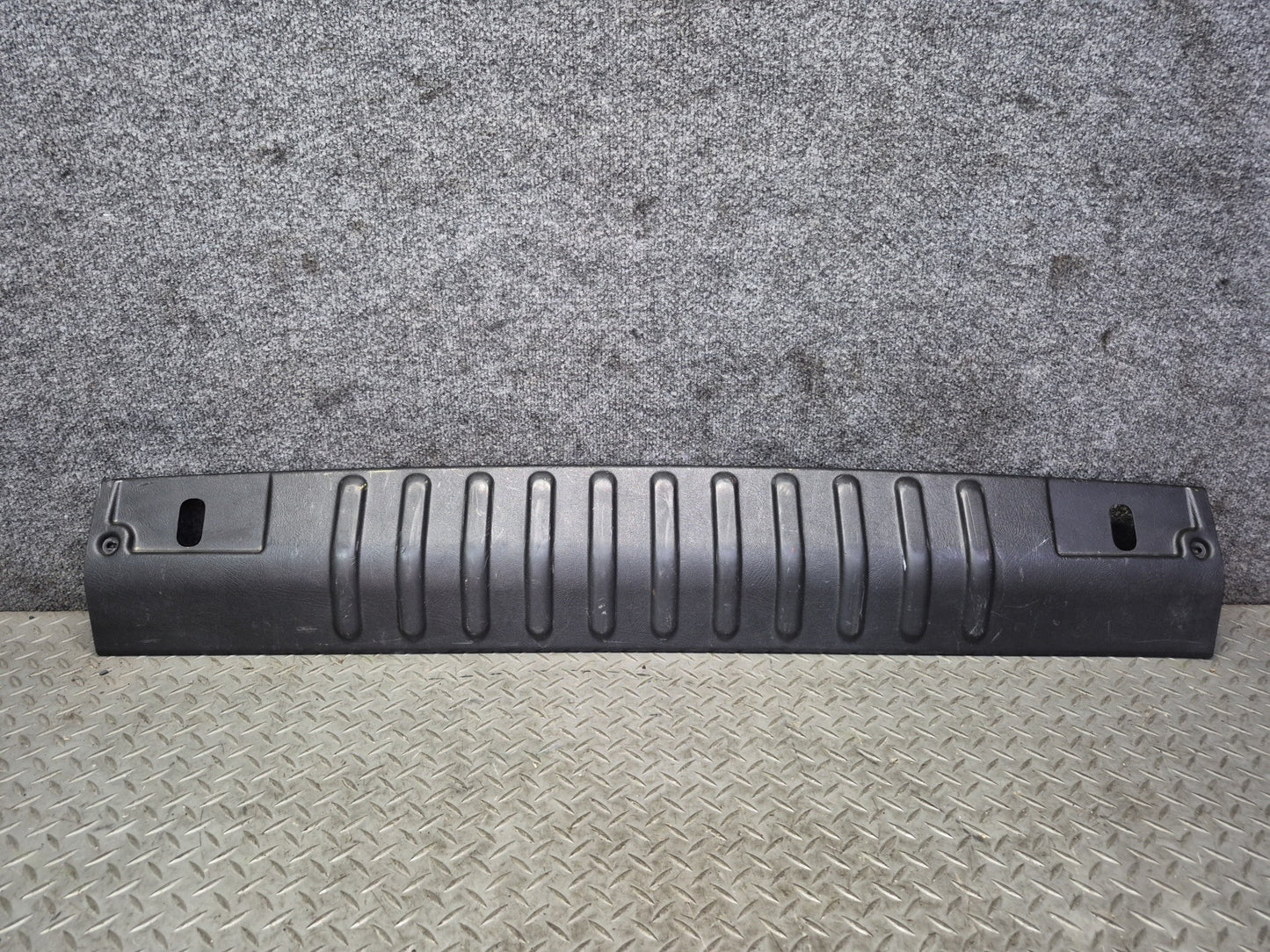 2003-2007 Hummer H2 Rear Trunk Tailgate Liftgate Scuff Sill Plate Trim Panel