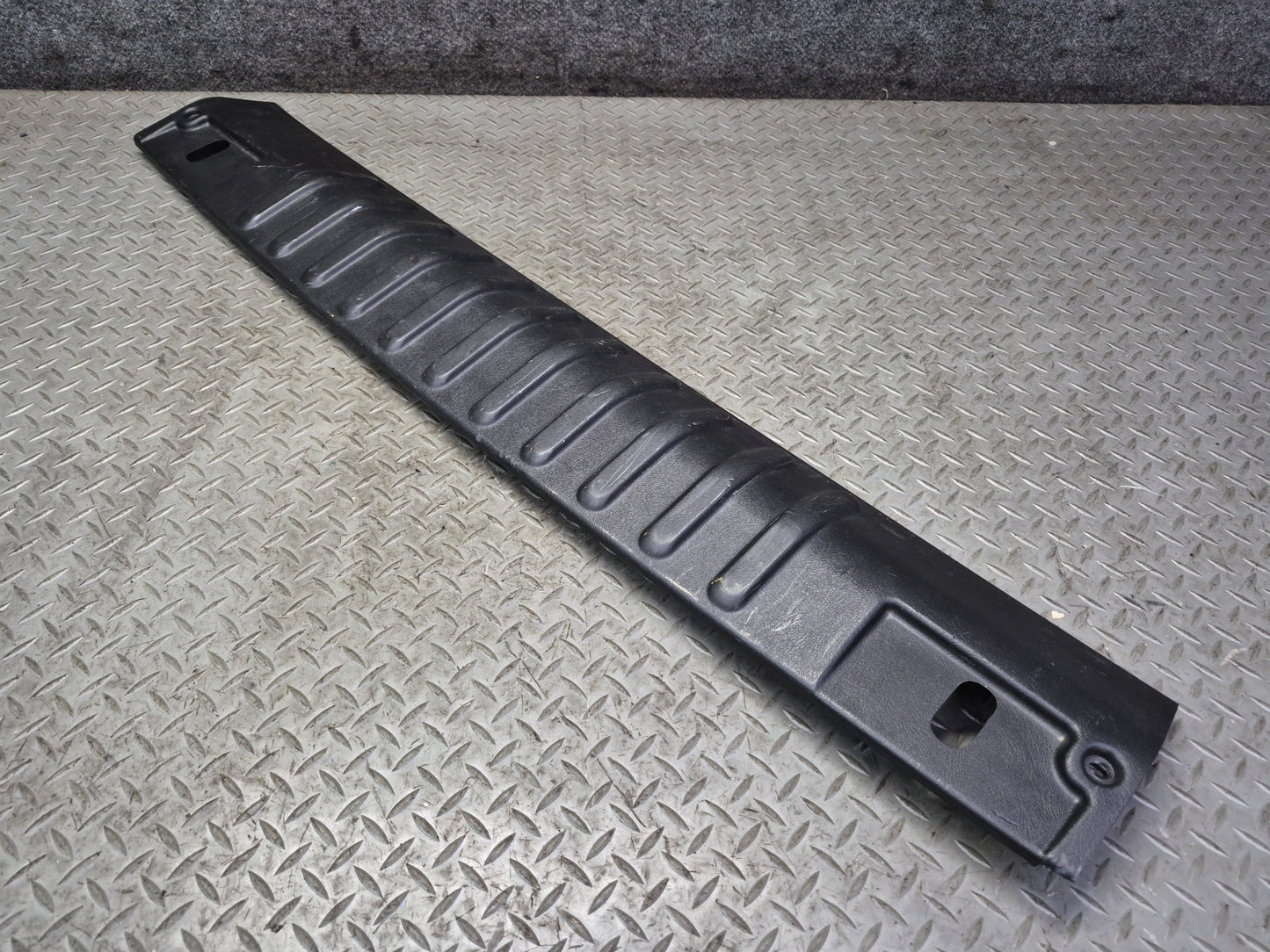 2003-2007 Hummer H2 Rear Trunk Tailgate Liftgate Scuff Sill Plate Trim Panel