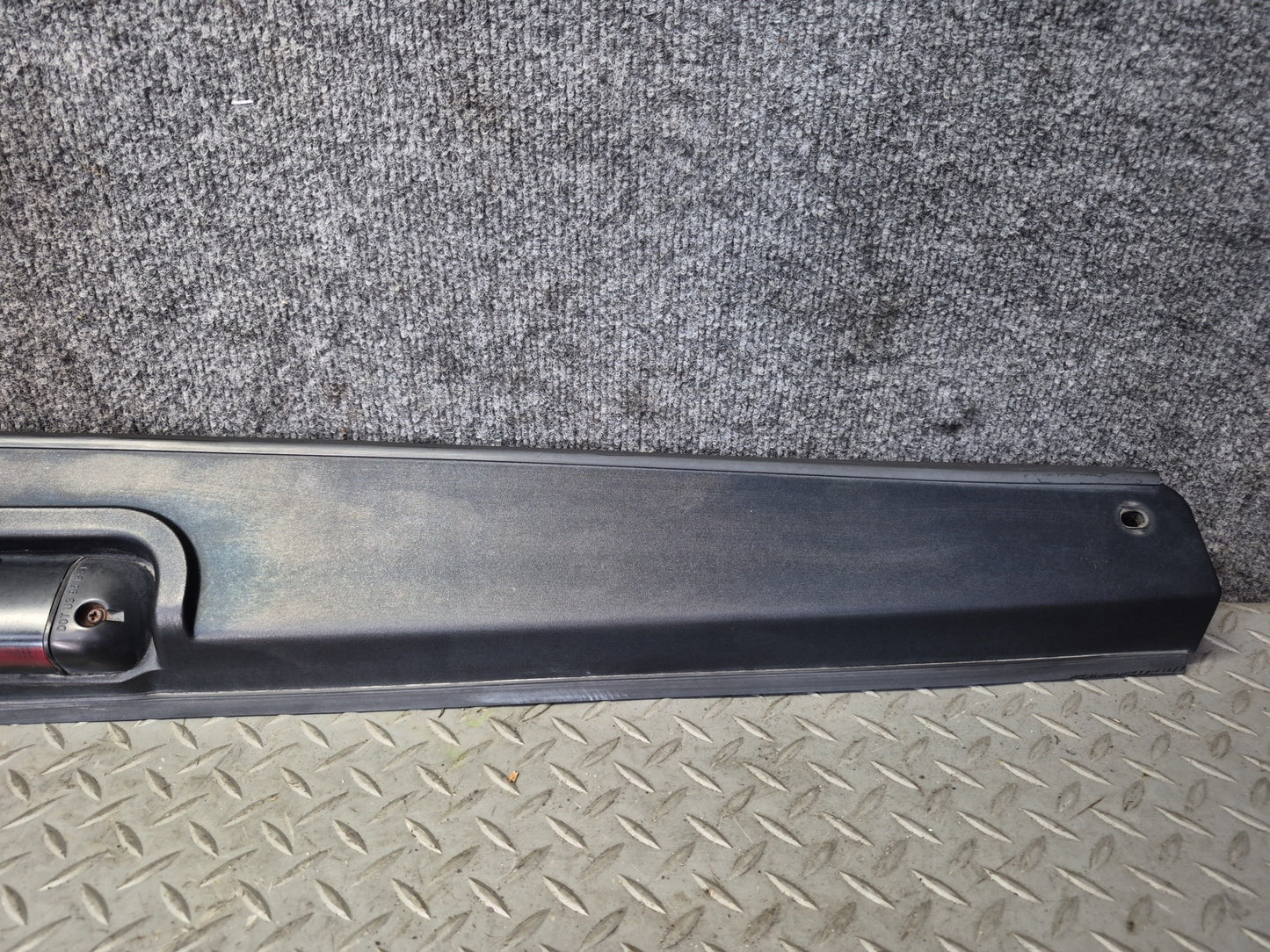 2003-2009 Hummer H2 Rear Trunk Tailgate Liftgate Upper Spoiler 15114966