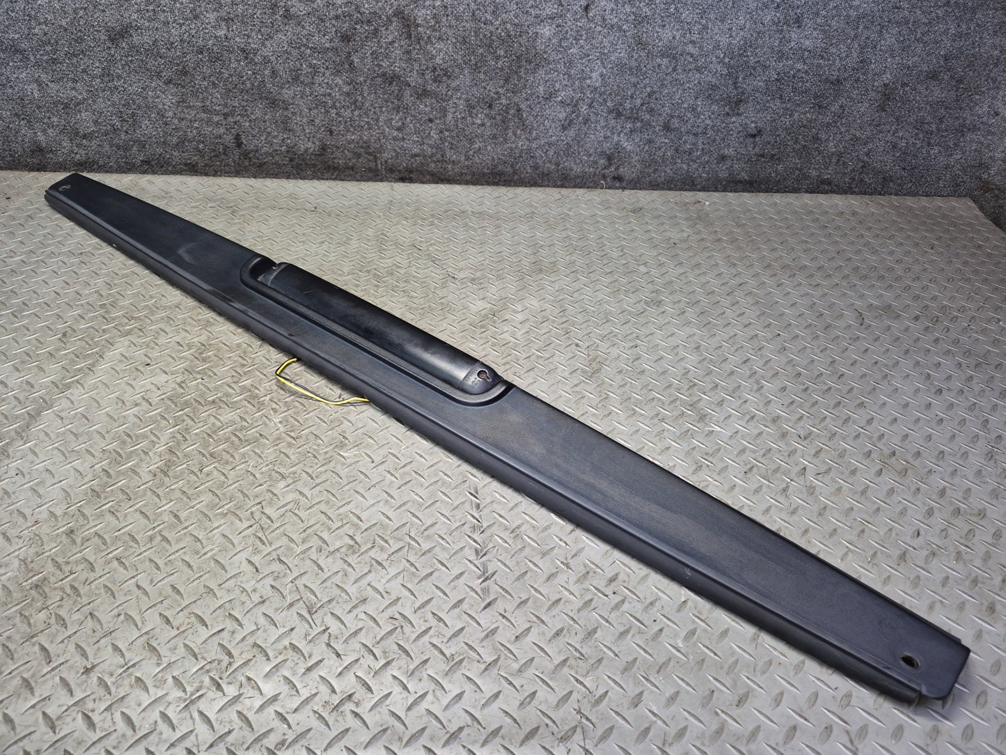 2003-2009 Hummer H2 Rear Trunk Tailgate Liftgate Upper Spoiler 15114966