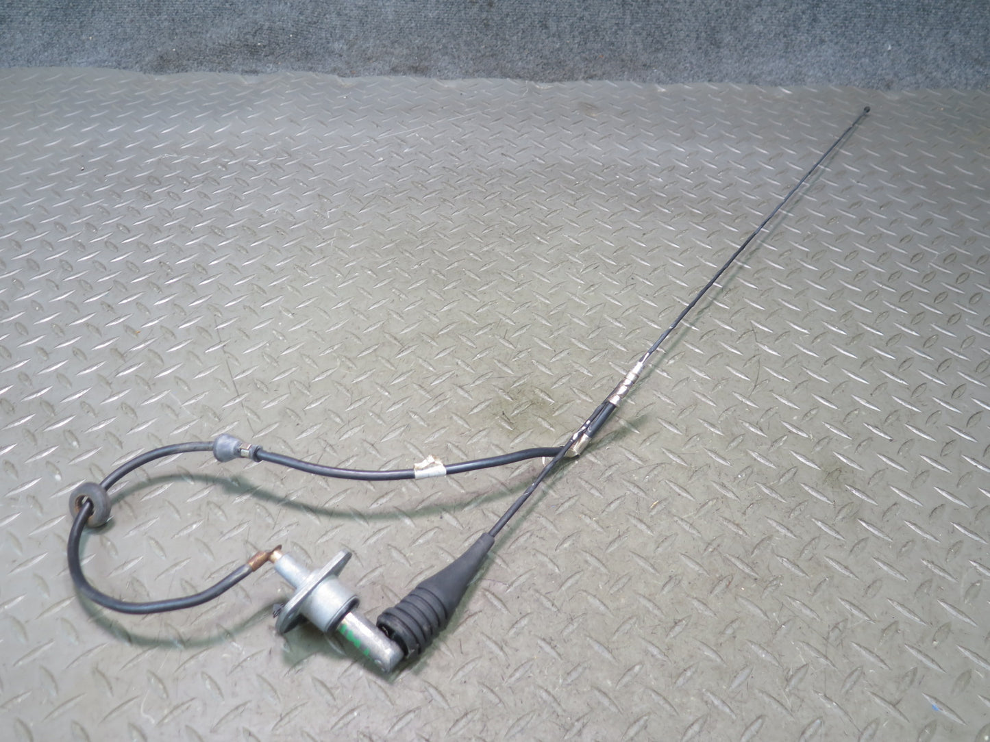 2003-2007 Hummer H2 Radio Antenna Assembly