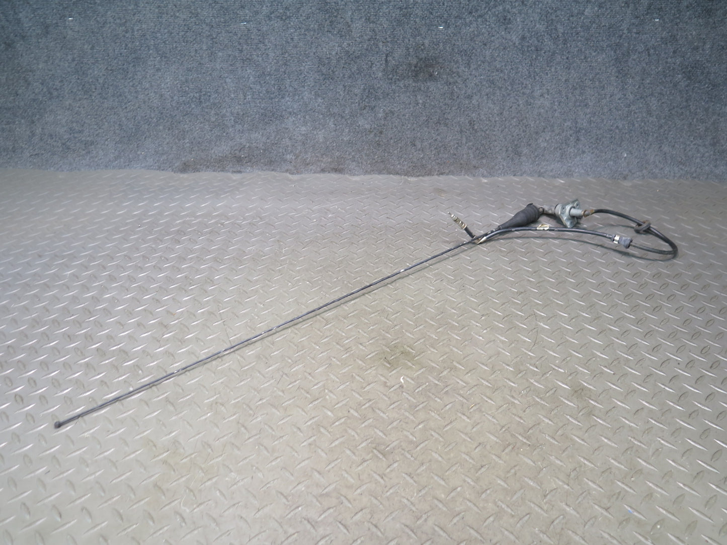 2003-2007 Hummer H2 Radio Antenna Assembly
