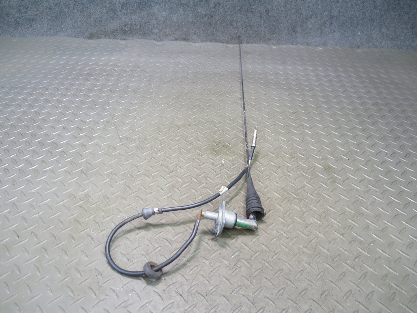 2003-2007 Hummer H2 Radio Antenna Assembly