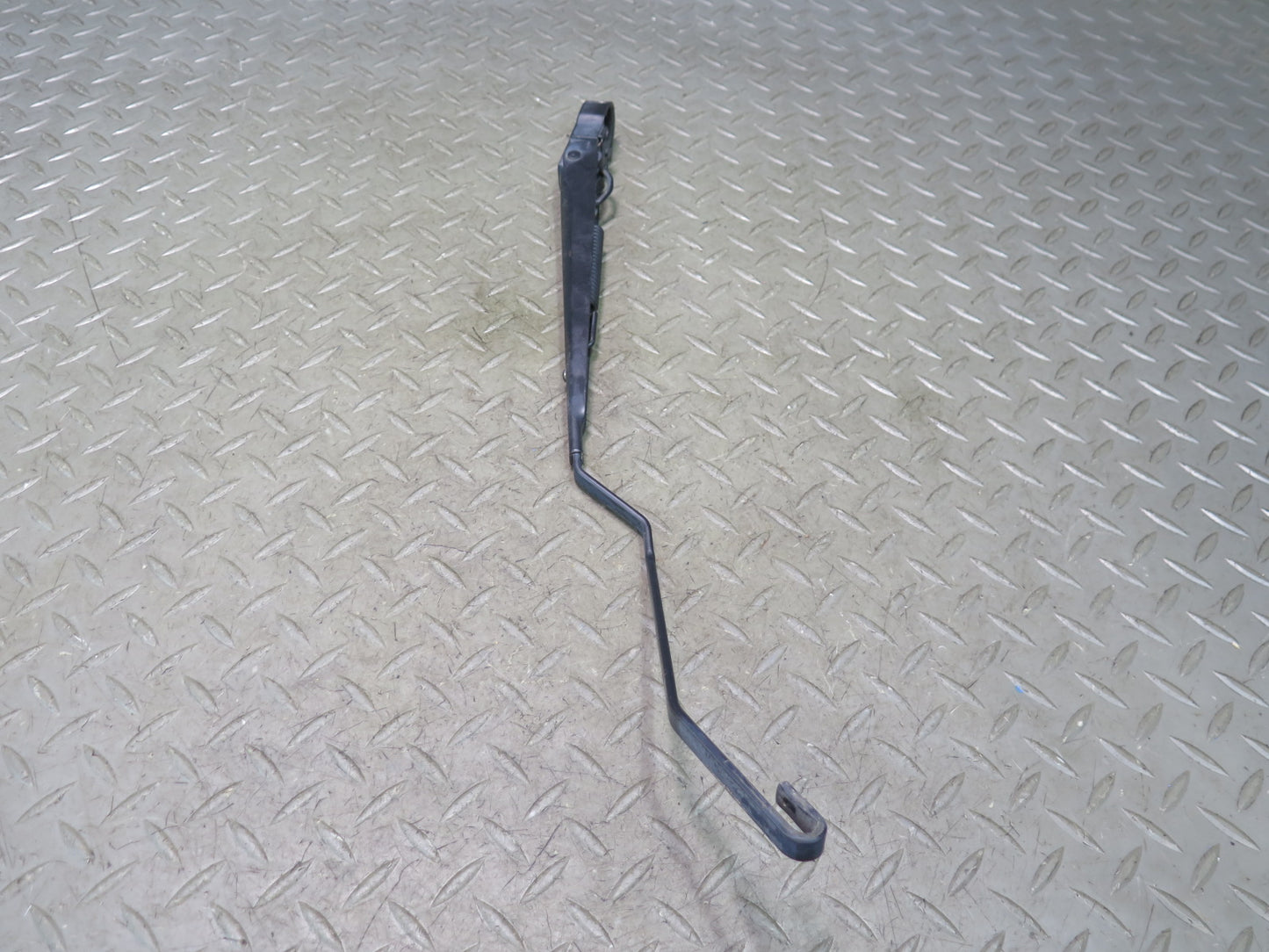 2003-2009 Hummer H2 Front Windshield Left & Right Wiper Arm Set of 2