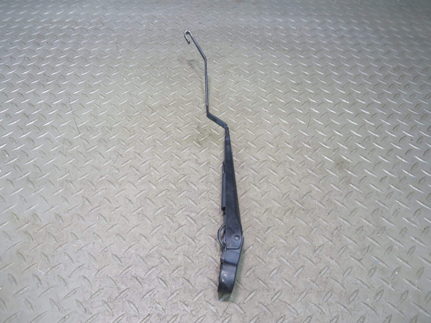 2003-2009 Hummer H2 Front Windshield Left & Right Wiper Arm Set of 2