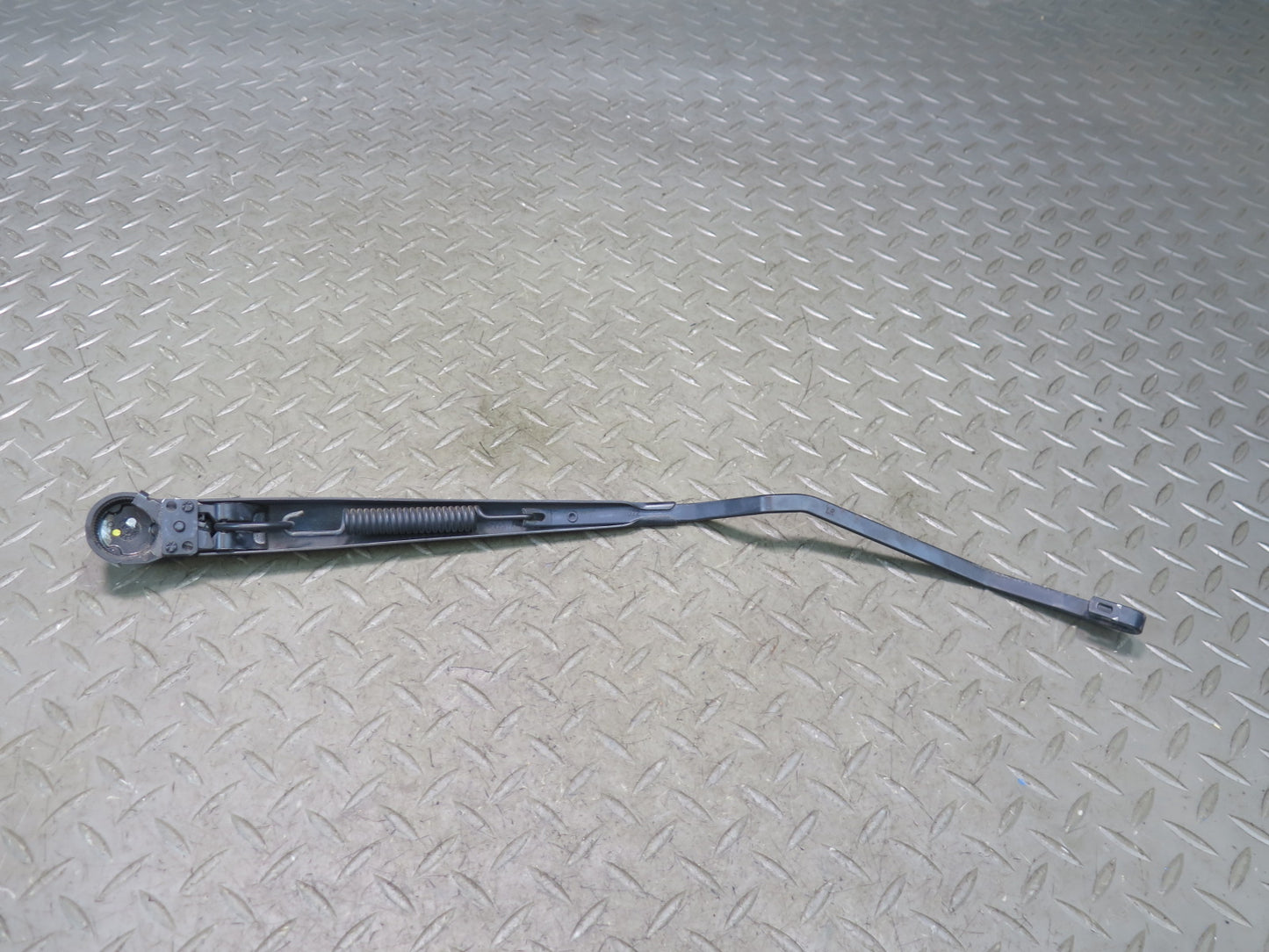 2003-2009 Hummer H2 Front Windshield Left & Right Wiper Arm Set of 2