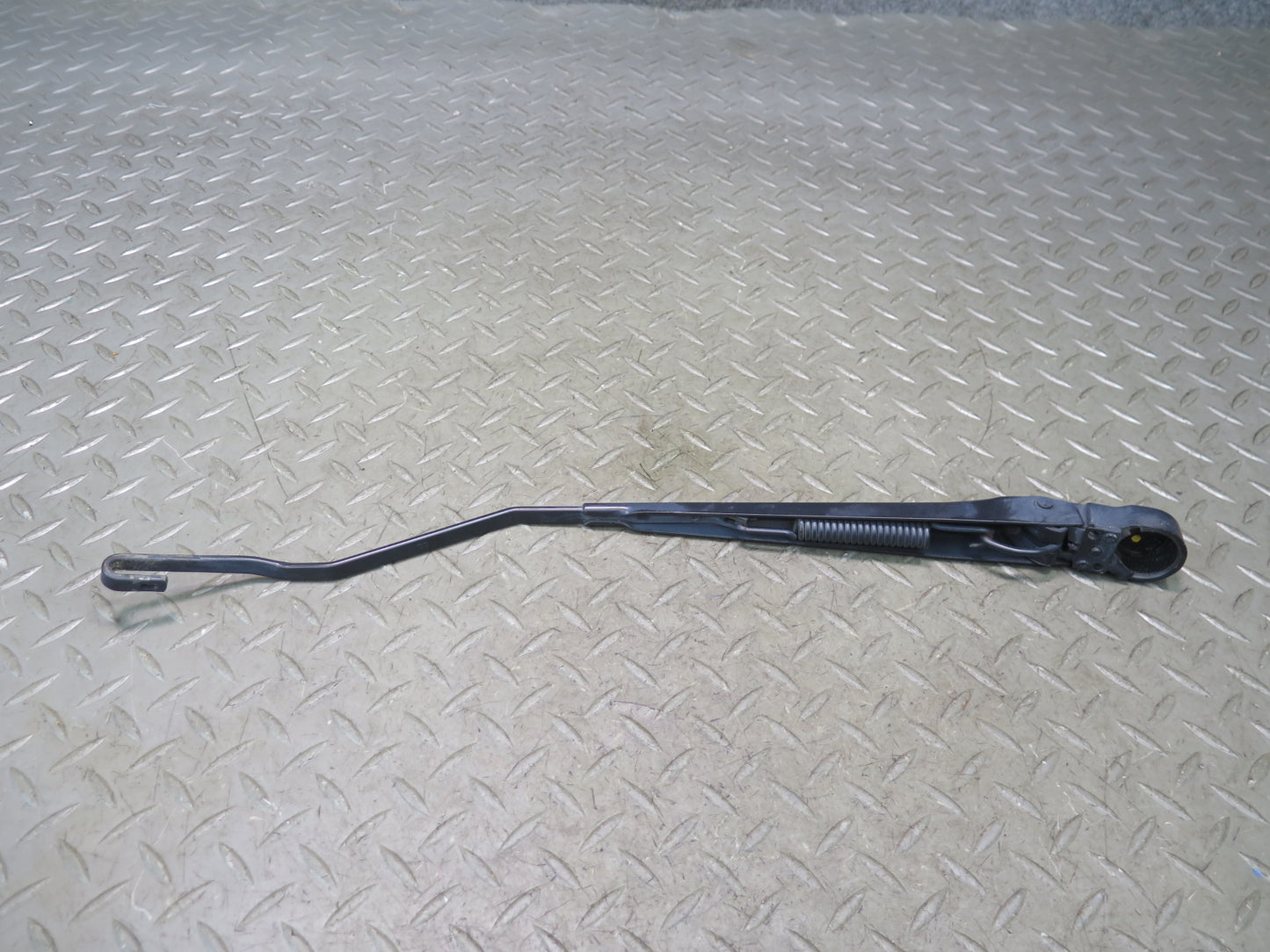 2003-2009 Hummer H2 Front Windshield Left & Right Wiper Arm Set of 2