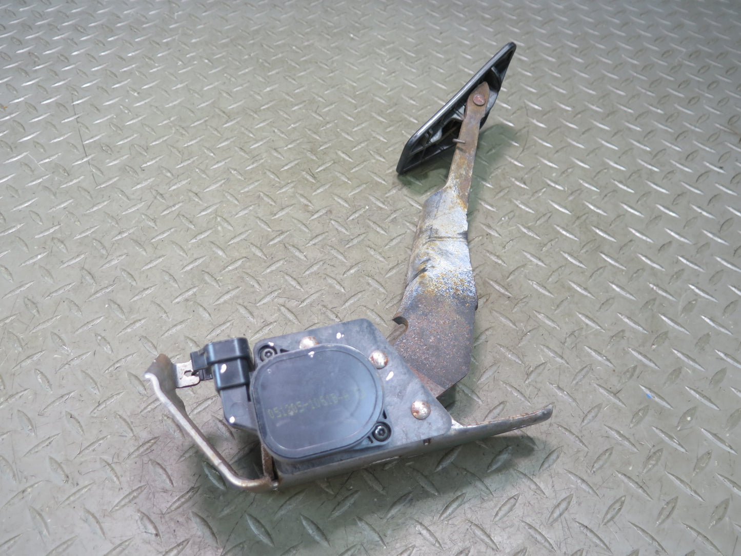 2004-2007 Hummer H2 Gas Acceleration Pedal Throttle Sensor