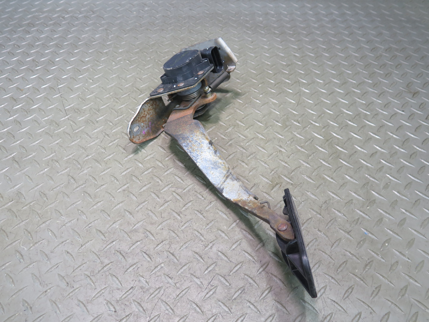2004-2007 Hummer H2 Gas Acceleration Pedal Throttle Sensor