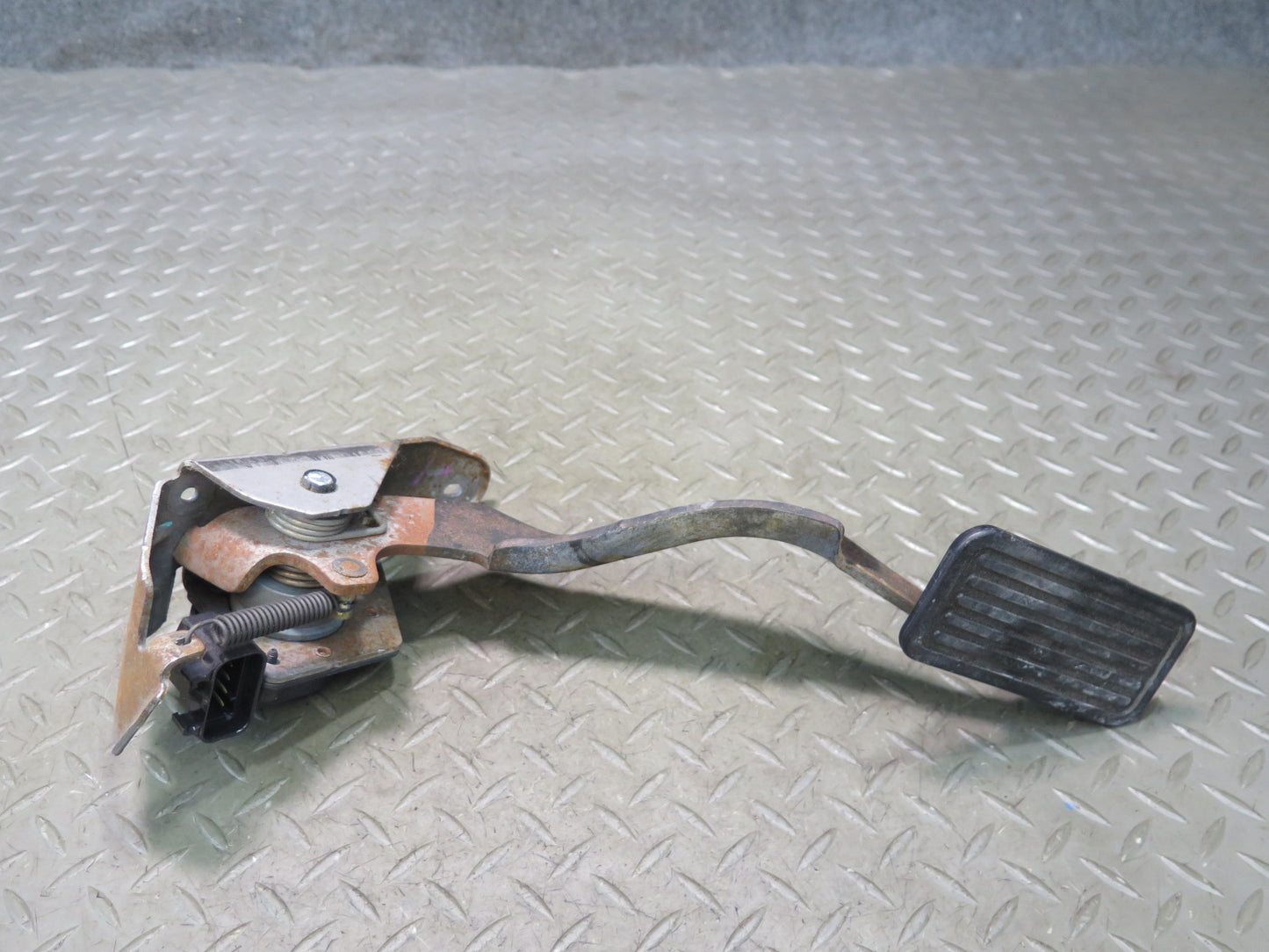 2004-2007 Hummer H2 Gas Acceleration Pedal Throttle Sensor