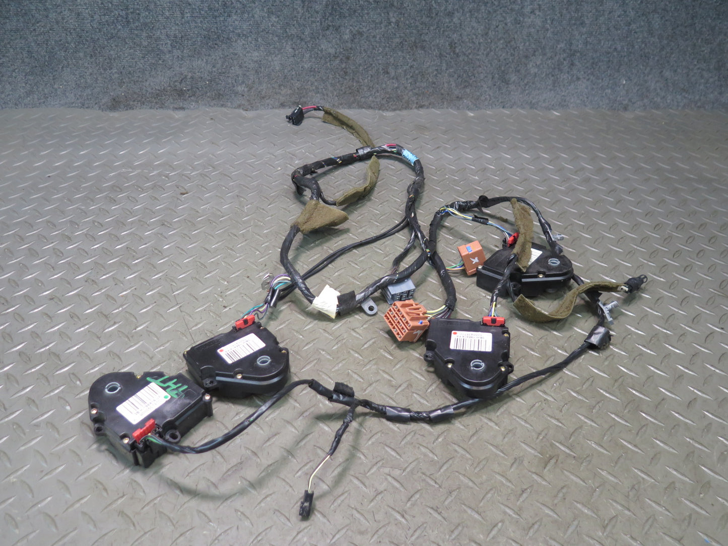 2003-2009 Hummer H2 Hvac A/C Air Heater Flap Door Actuator Motor Wiring Set
