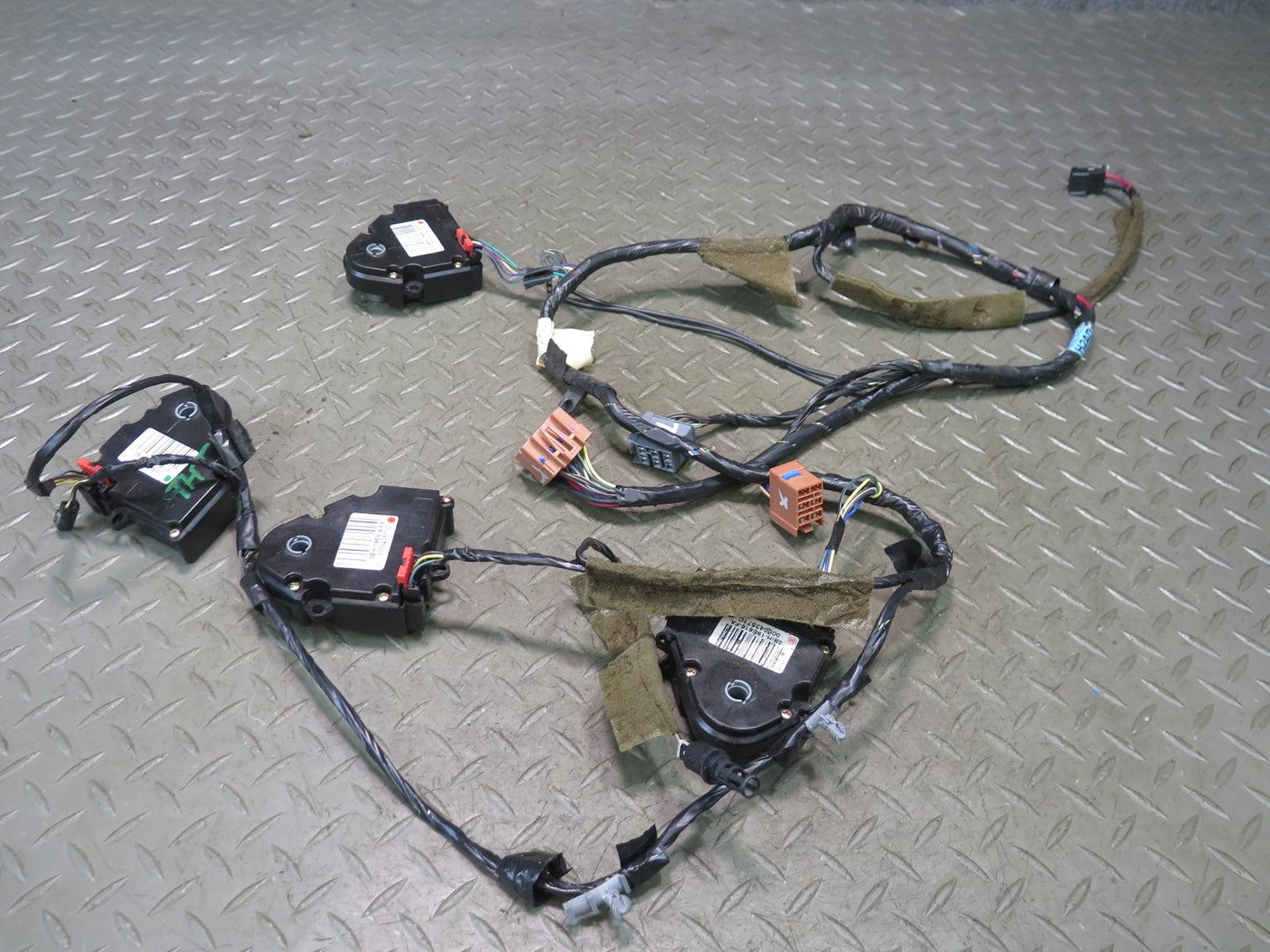 2003-2009 Hummer H2 Hvac A/C Air Heater Flap Door Actuator Motor Wiring Set