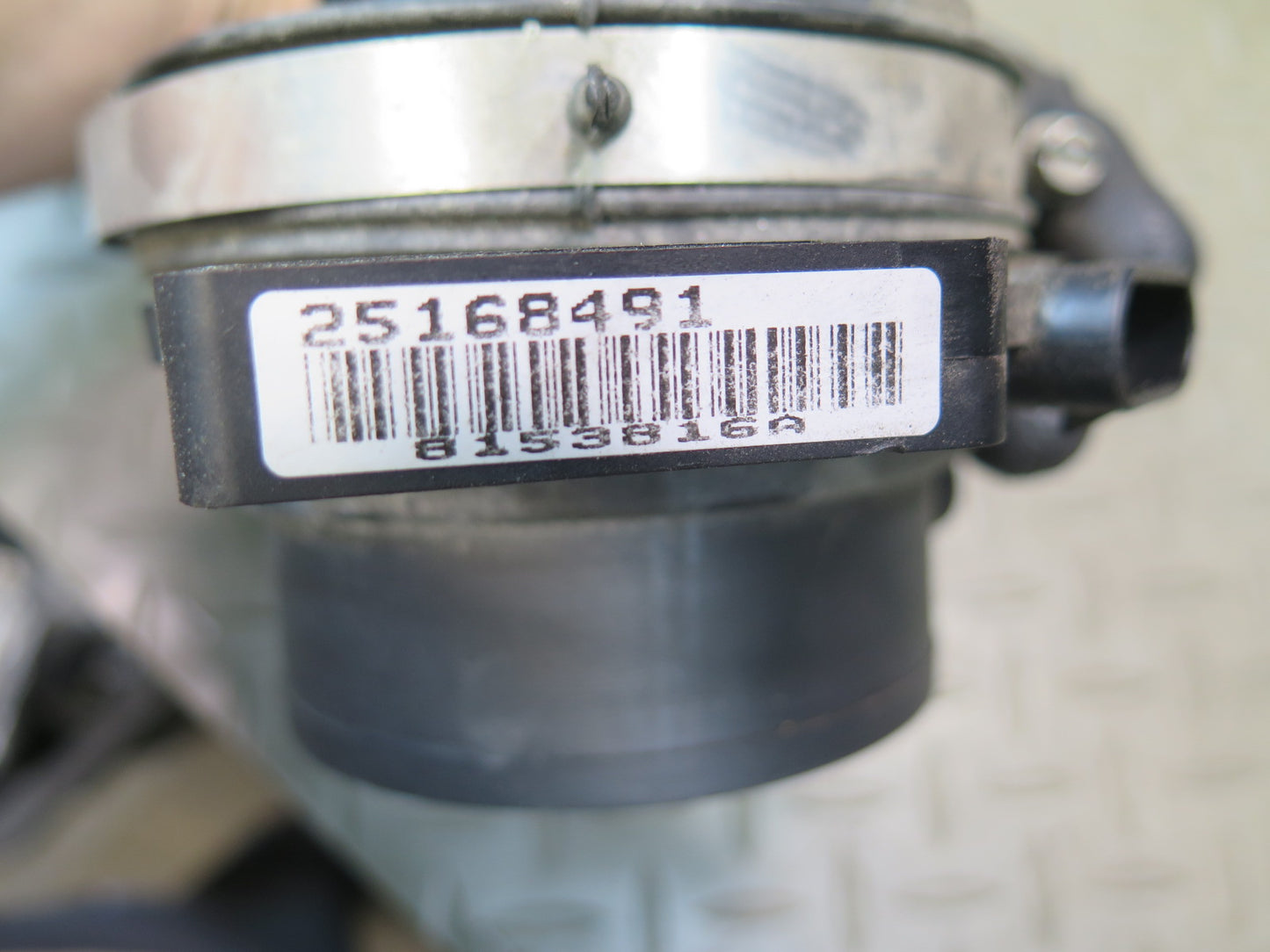 2003-2007 Hummer H2 Mass Air Flow Meter MAF Sensor