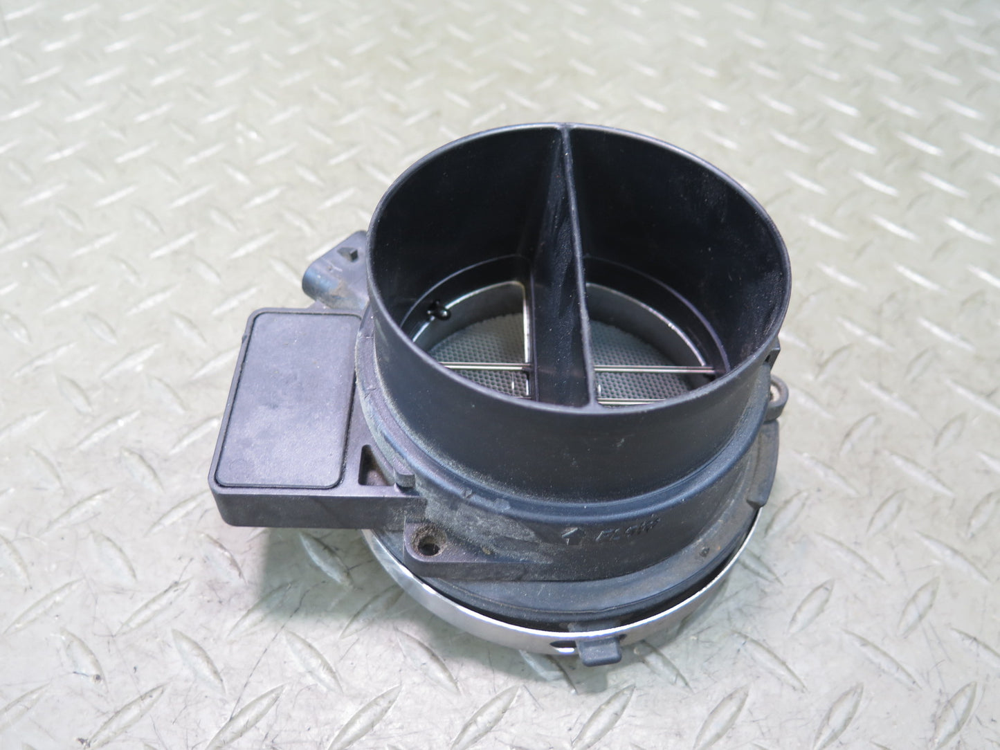 2003-2007 Hummer H2 Mass Air Flow Meter MAF Sensor