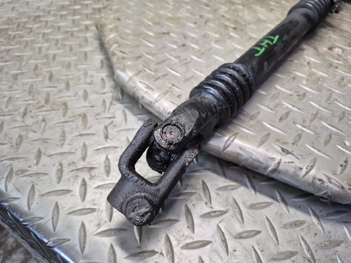 2003-2007 Hummer H2 Steering Column Intermediate U Joint Linkage Shaft