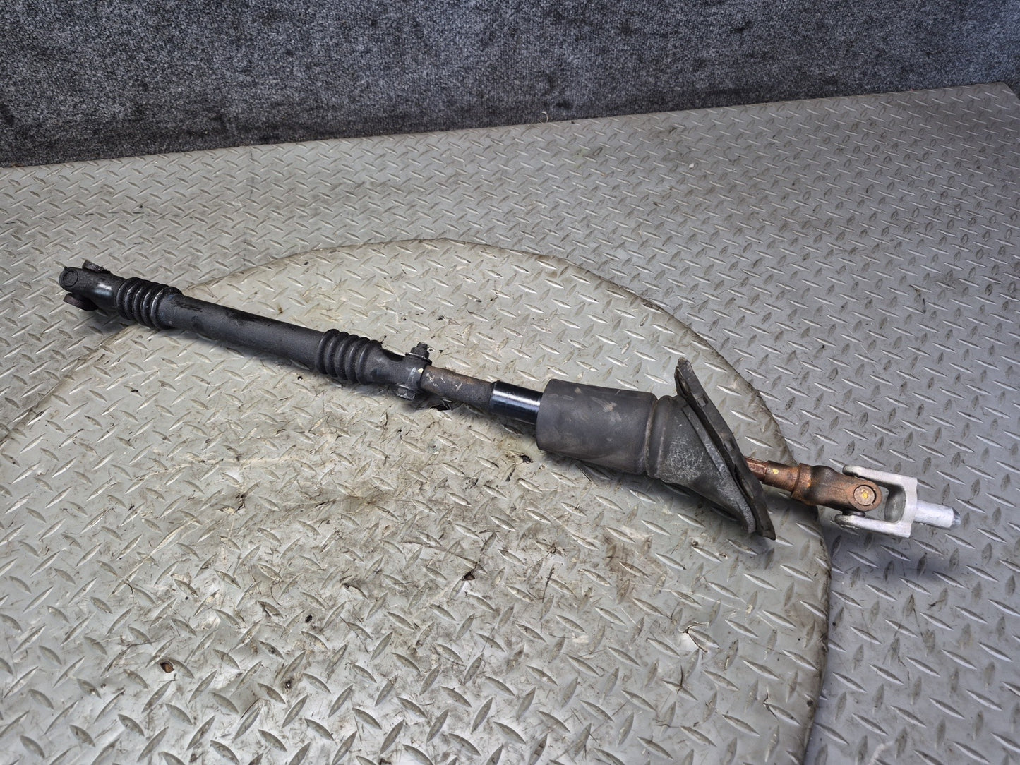 2003-2007 Hummer H2 Steering Column Intermediate U Joint Linkage Shaft