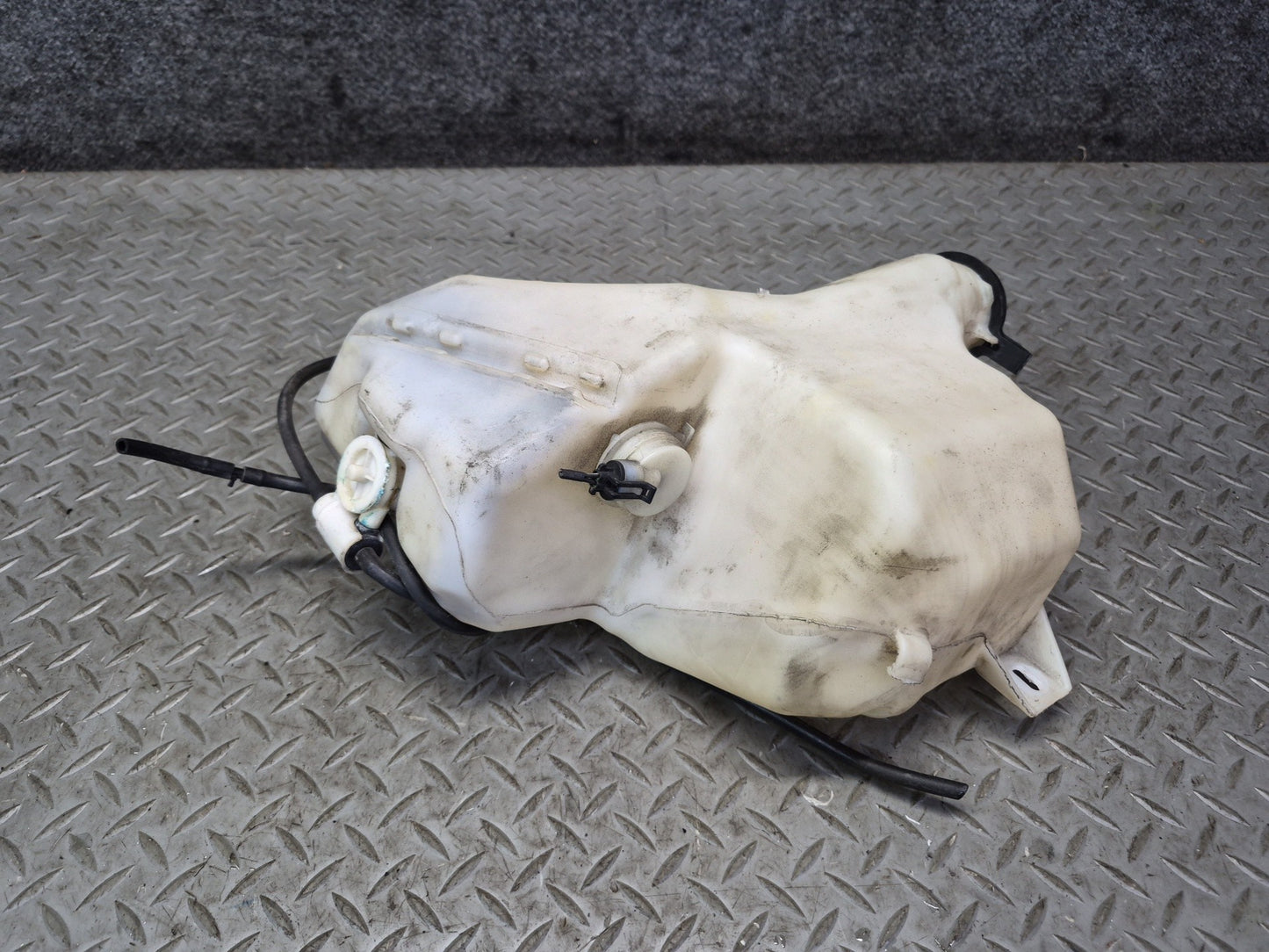 2003-2007 Hummer H2 Windshield Wiper Washer Fluid Reservoir Tank w Pump