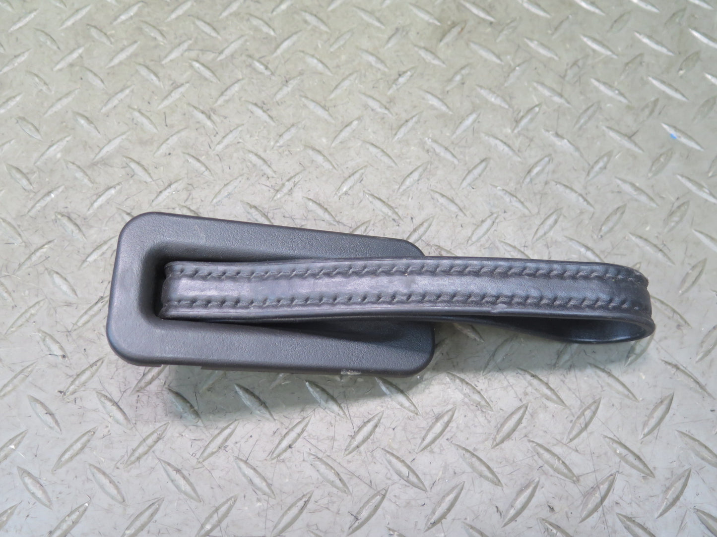 2003-2007 Hummer H2 Rear Liftgate Tailgate Strap Grab Handle 15753235