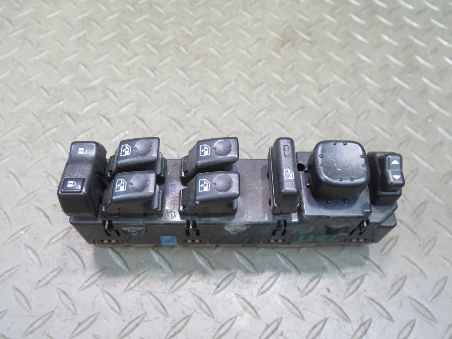 2005-2007 Hummer H2 Front Left Door Master Power Window Mirror Switch 15251167