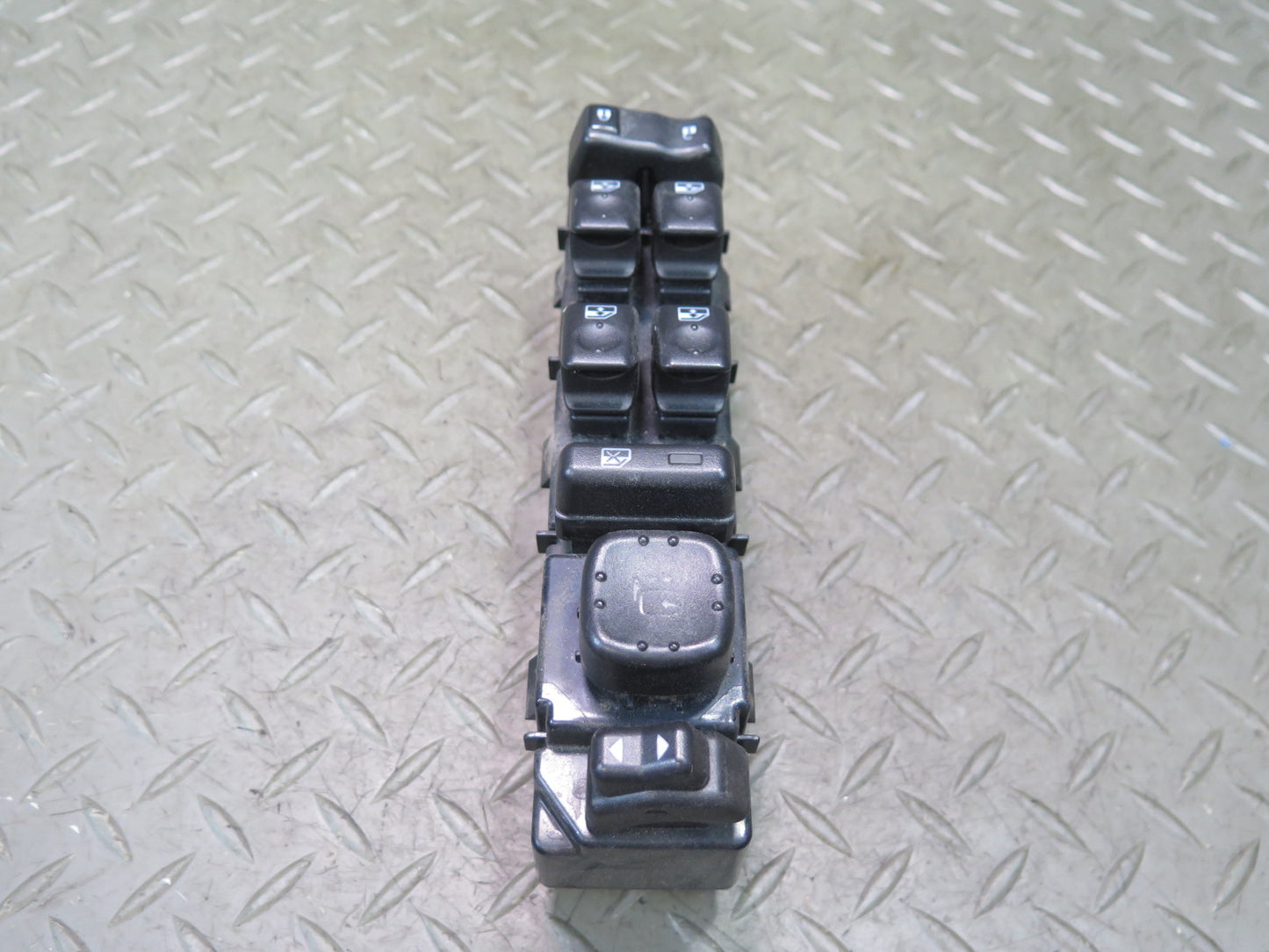 2005-2007 Hummer H2 Front Left Door Master Power Window Mirror Switch 15251167