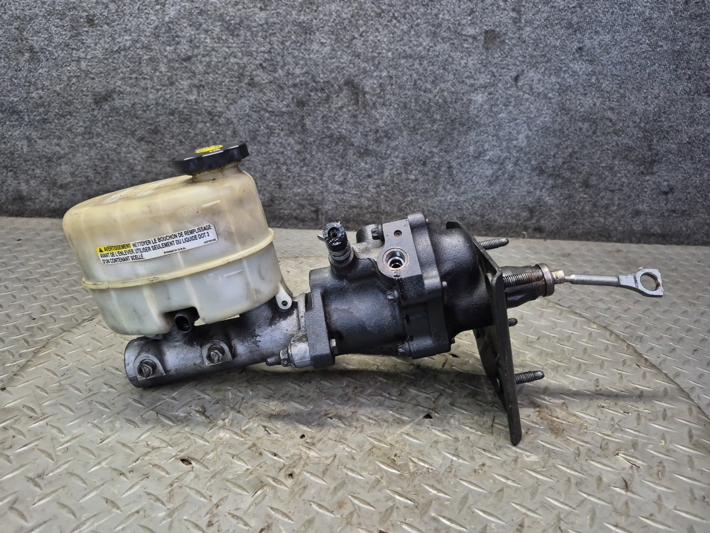 2003-2007 Hummer H2 Brake Master Cylinder Booster Fluid Reservoir