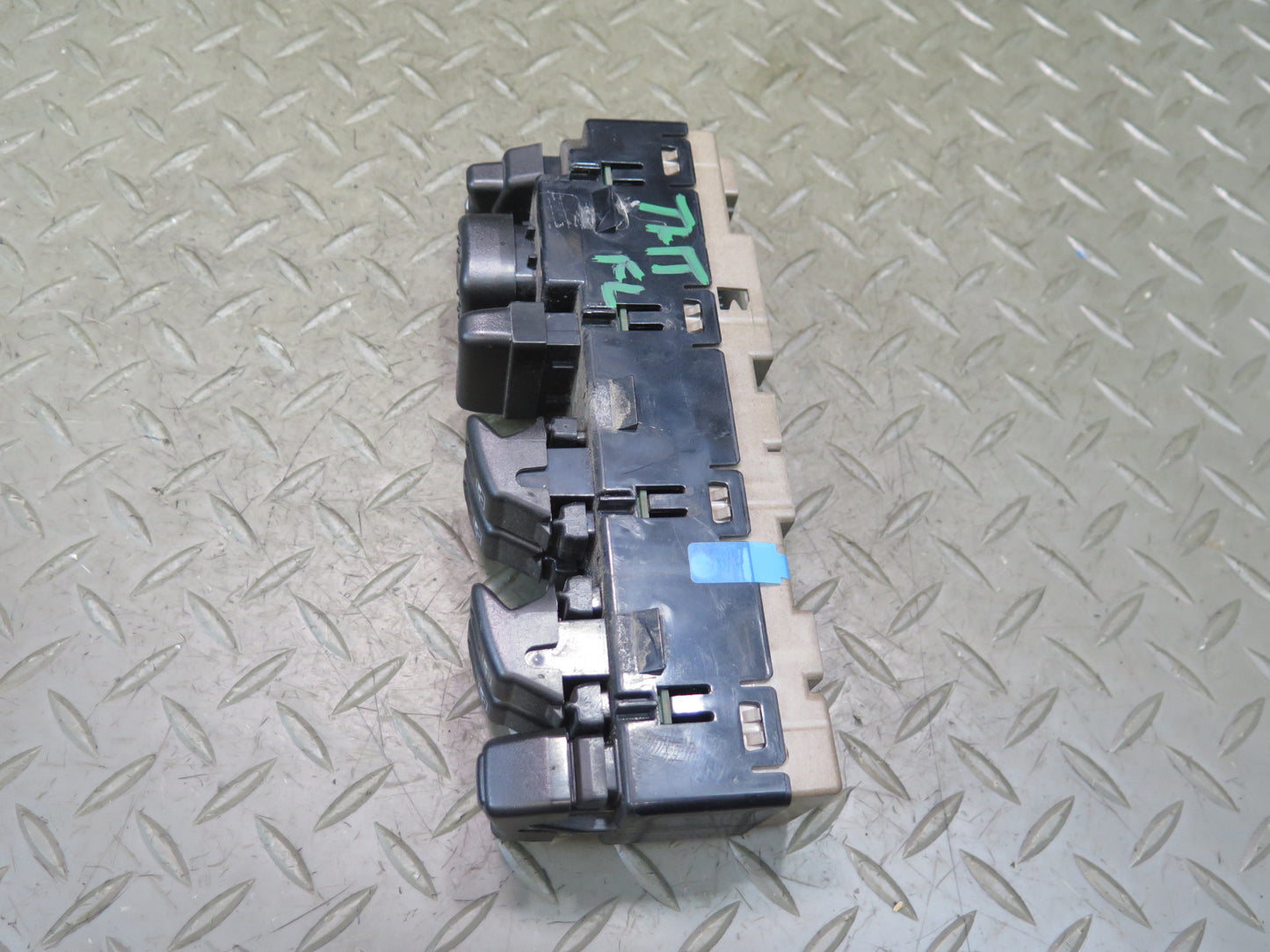 2005-2007 Hummer H2 Front Left Door Master Power Window Mirror Switch 15251167