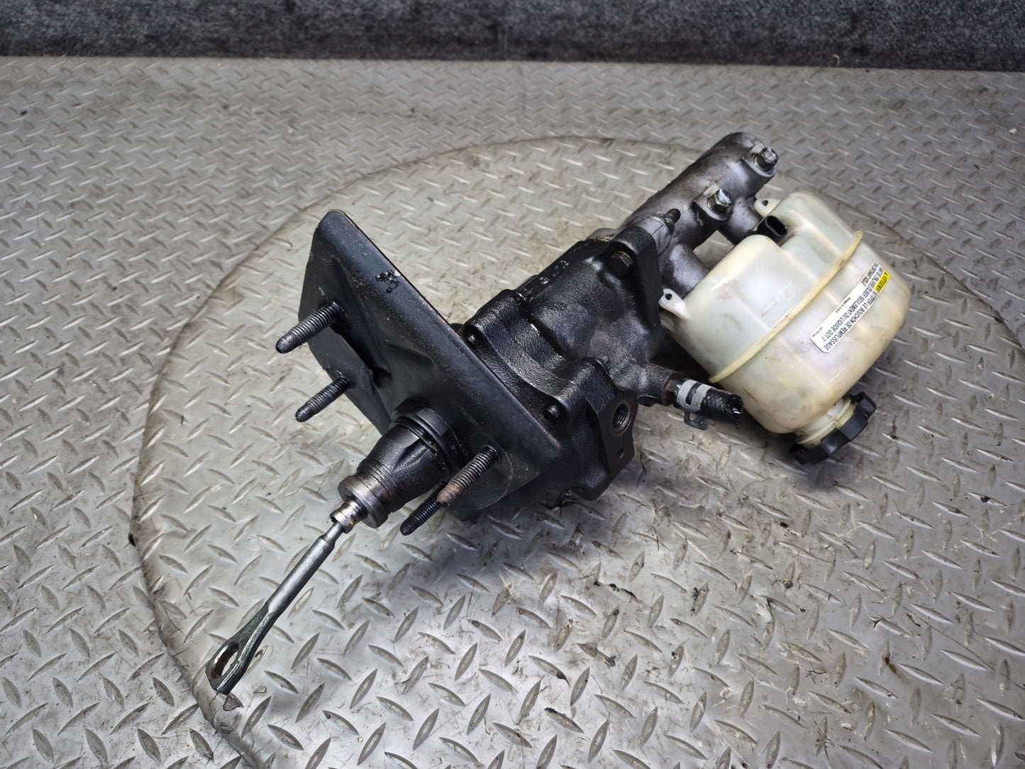 2003-2007 Hummer H2 Brake Master Cylinder Booster Fluid Reservoir