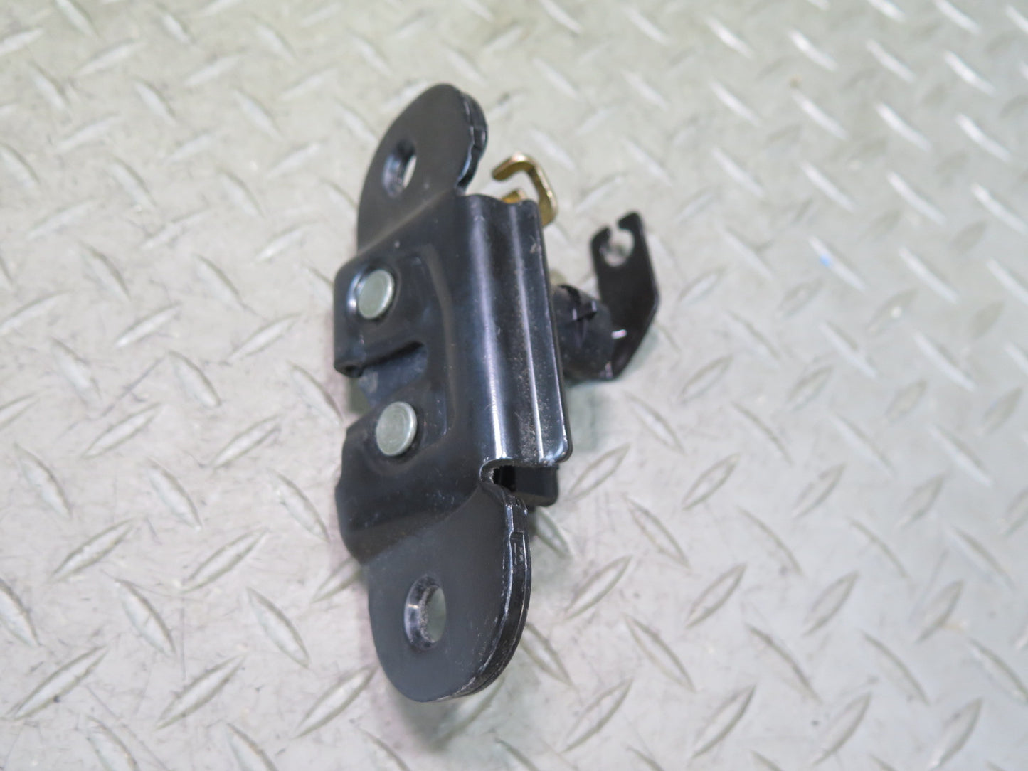 2003-2009 Hummer H2 Rear Trunk Lid Tailgate Liftgate Trunk Lock Latch Set of 2