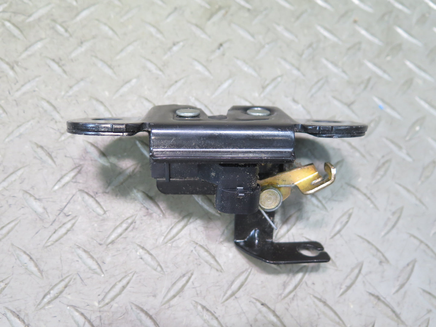 2003-2009 Hummer H2 Rear Trunk Lid Tailgate Liftgate Trunk Lock Latch Set of 2