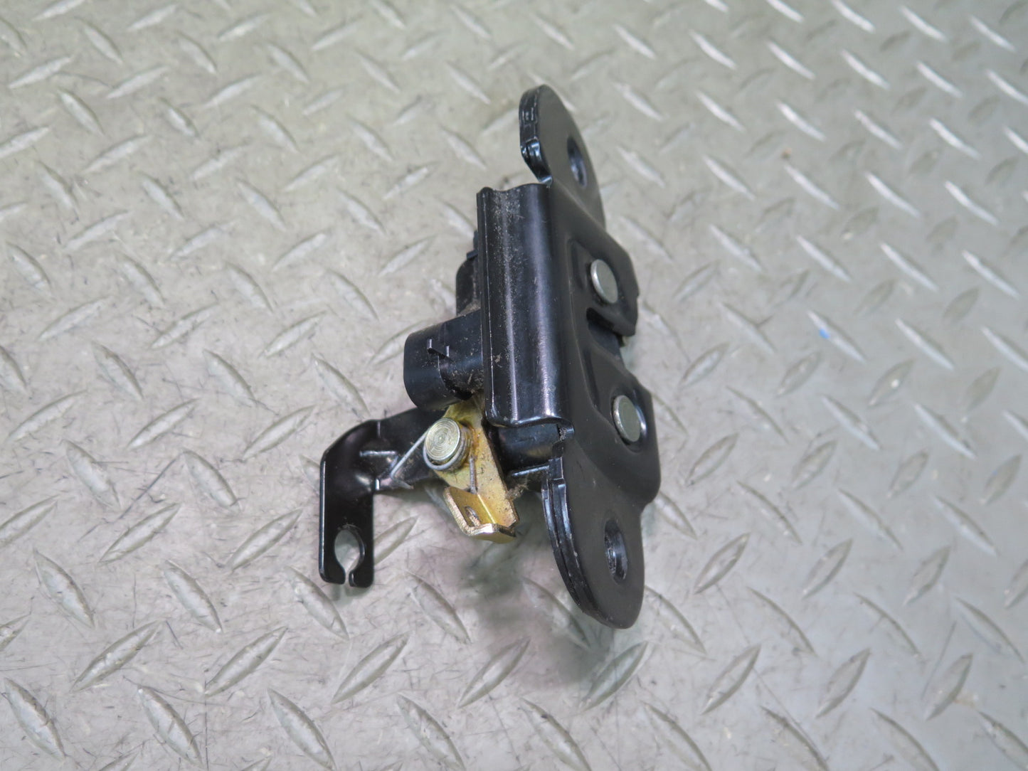 2003-2009 Hummer H2 Rear Trunk Lid Tailgate Liftgate Trunk Lock Latch Set of 2