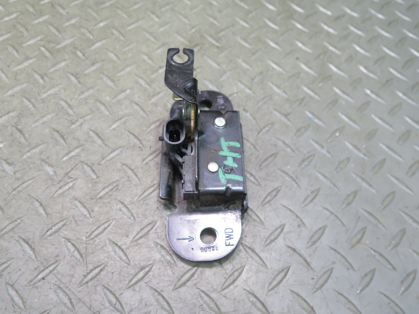 2003-2009 Hummer H2 Rear Trunk Lid Tailgate Liftgate Trunk Lock Latch Set of 2