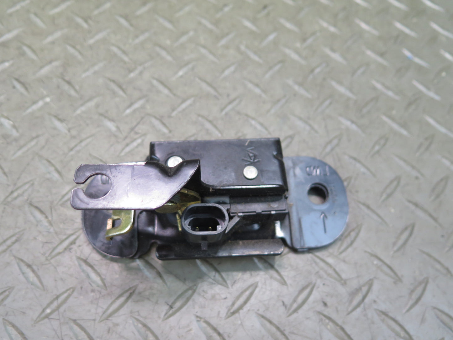 2003-2009 Hummer H2 Rear Trunk Lid Tailgate Liftgate Trunk Lock Latch Set of 2