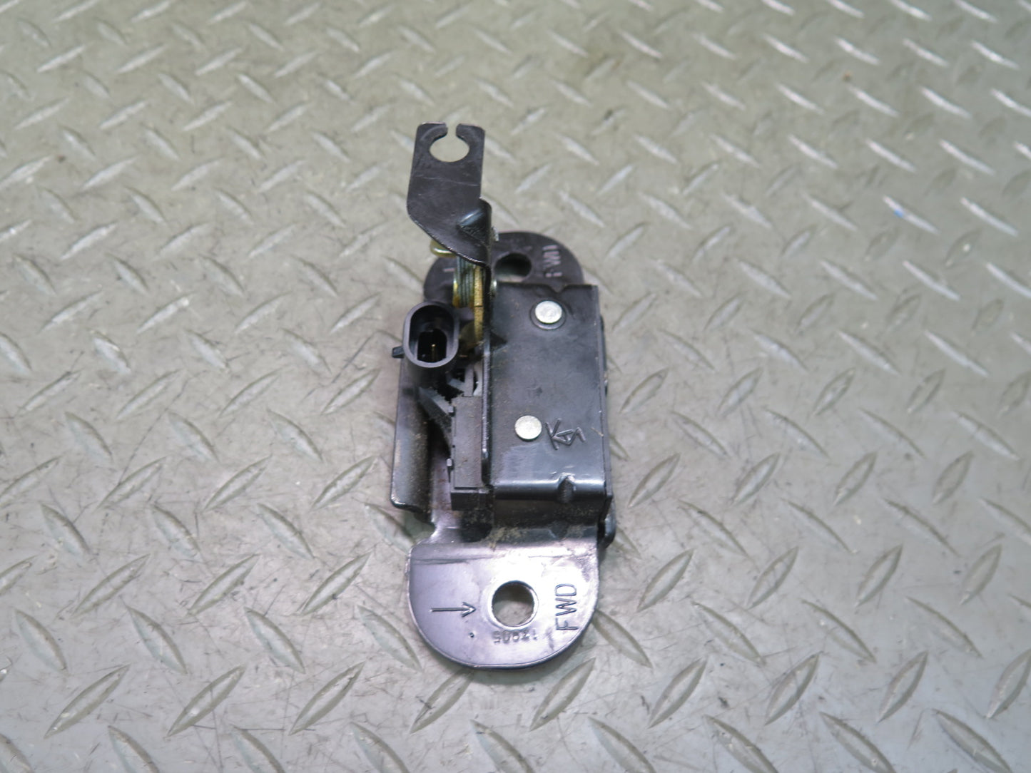 2003-2009 Hummer H2 Rear Trunk Lid Tailgate Liftgate Trunk Lock Latch Set of 2