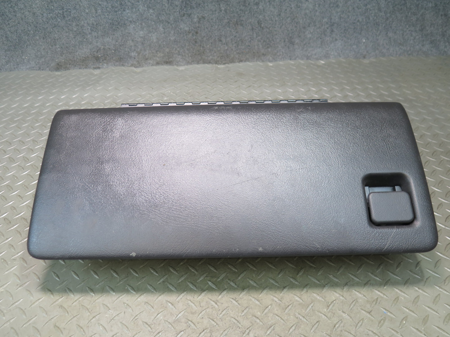 2003-2007 Hummer H2 Dash Glove Box Compartment Storage 15707423