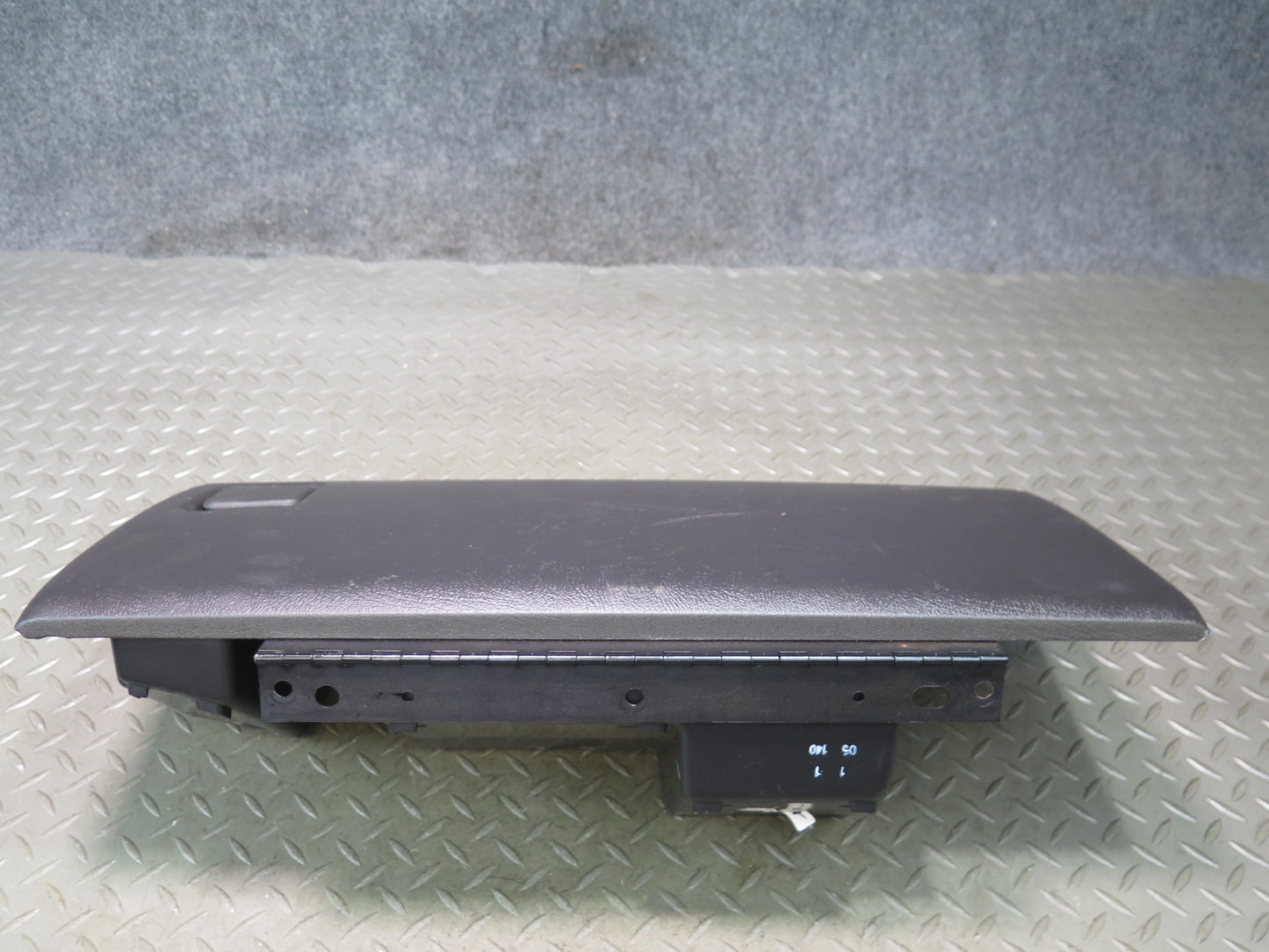 2003-2007 Hummer H2 Dash Glove Box Compartment Storage 15707423