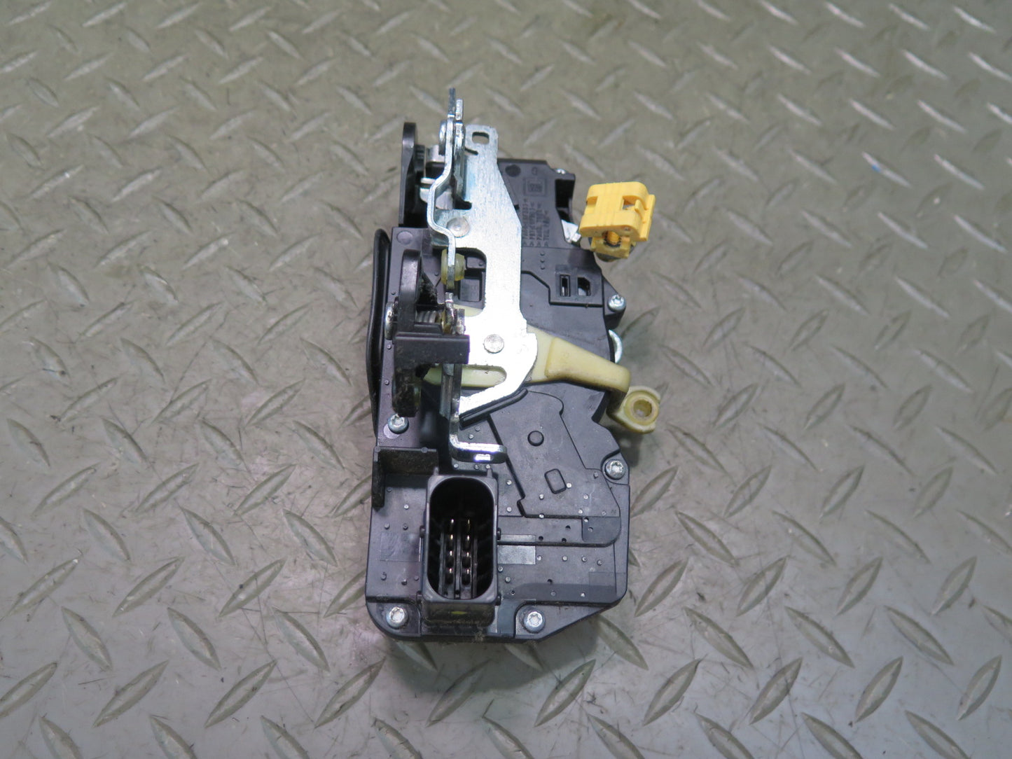 2003-2007 Hummer H2 Front Right Door Lock Latch Actuator