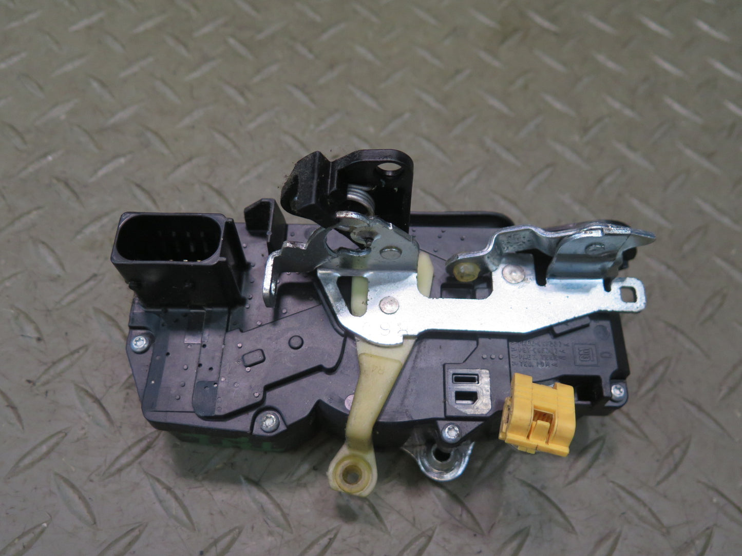 2003-2007 Hummer H2 Front Right Door Lock Latch Actuator