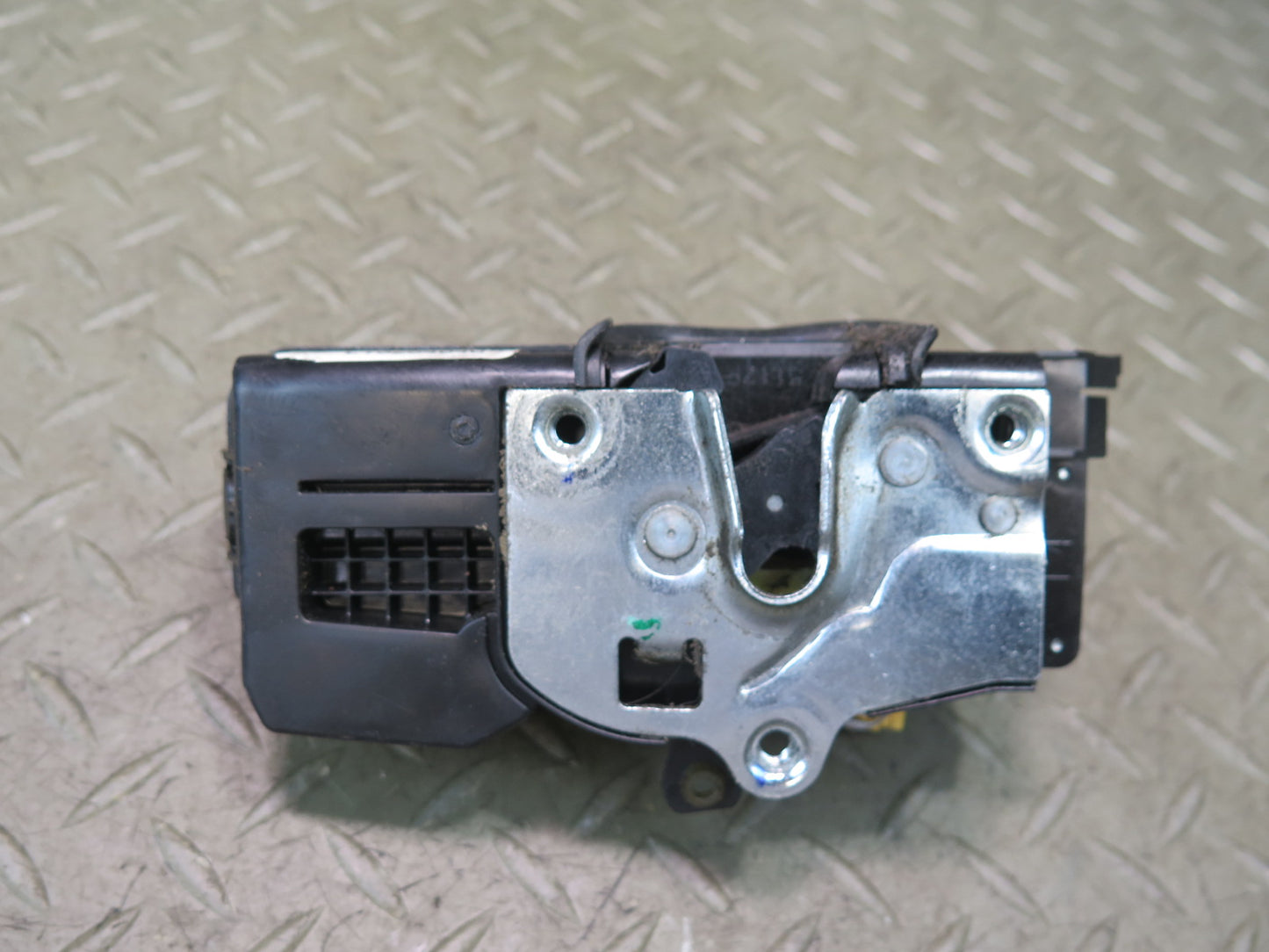 2003-2007 Hummer H2 Front Left Door Lock Latch Actuator