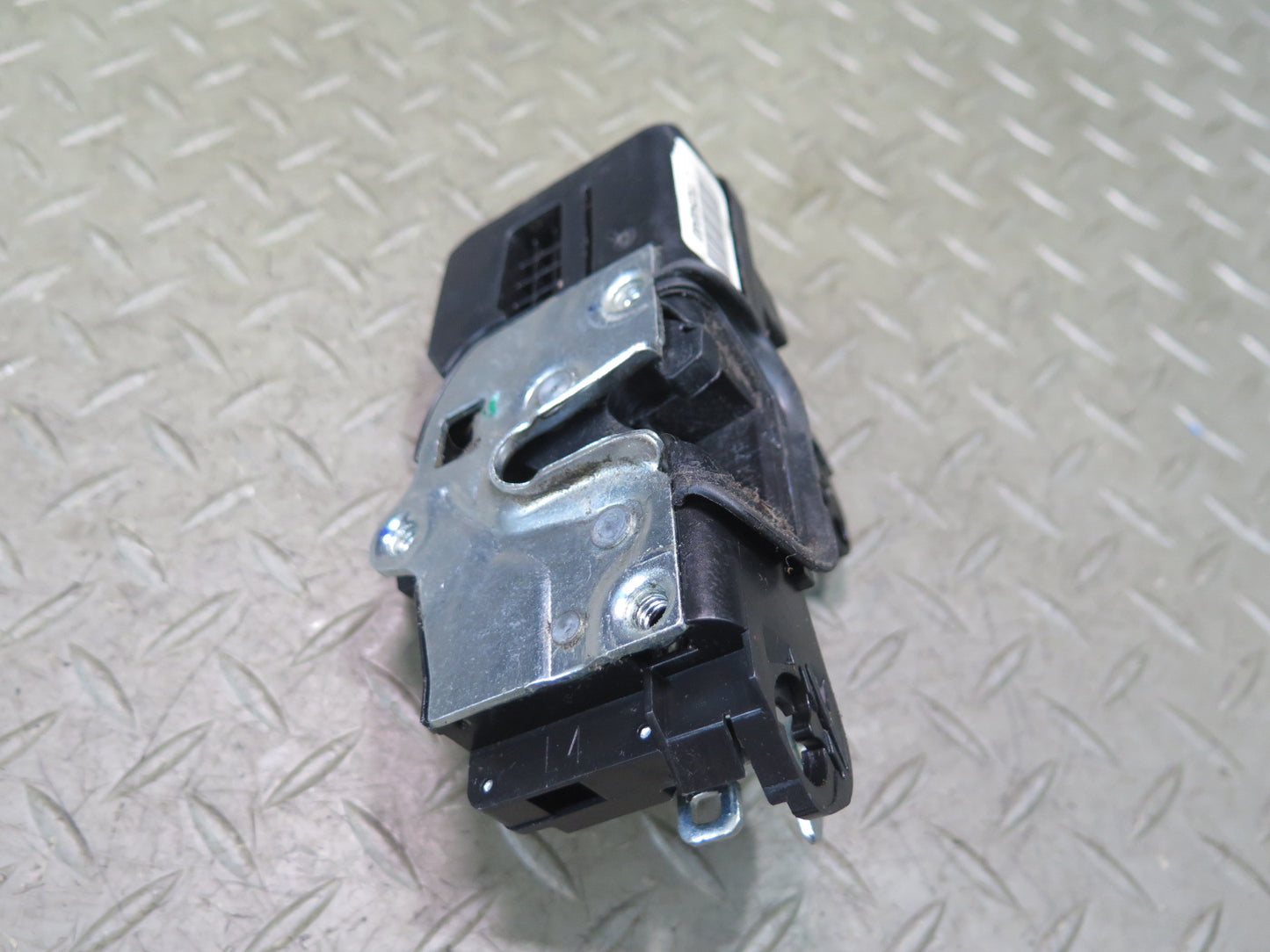 2003-2007 Hummer H2 Front Left Door Lock Latch Actuator