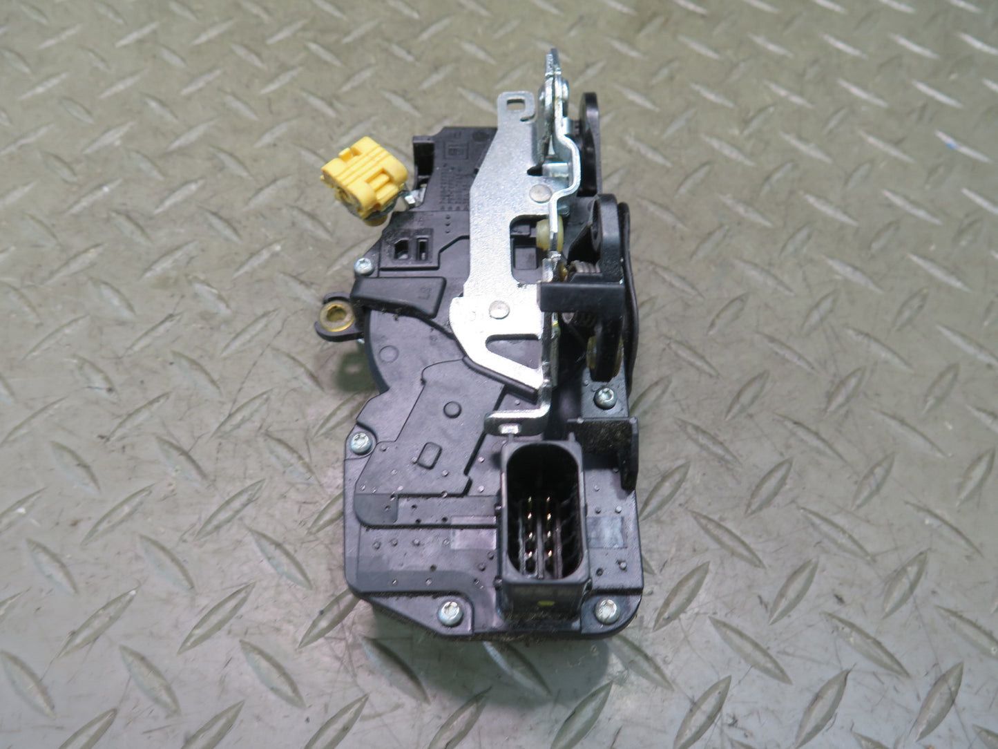 2003-2007 Hummer H2 Front Left Door Lock Latch Actuator