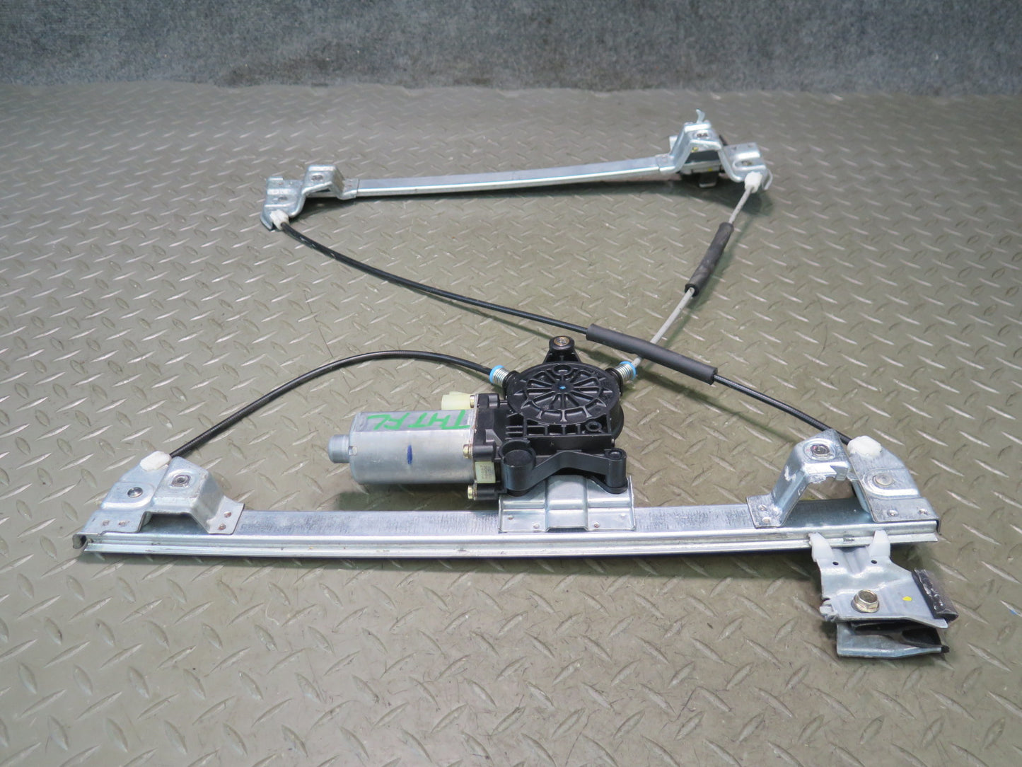 2003-2009 Hummer H2 Front Left Door Window Regulator w Motor