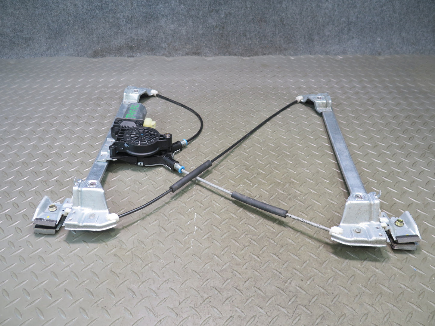 2003-2009 Hummer H2 Front Left Door Window Regulator w Motor