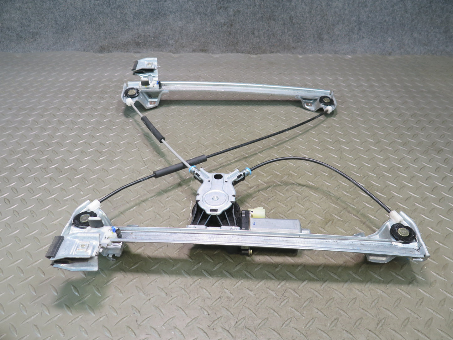 2003-2009 Hummer H2 Front Left Door Window Regulator w Motor