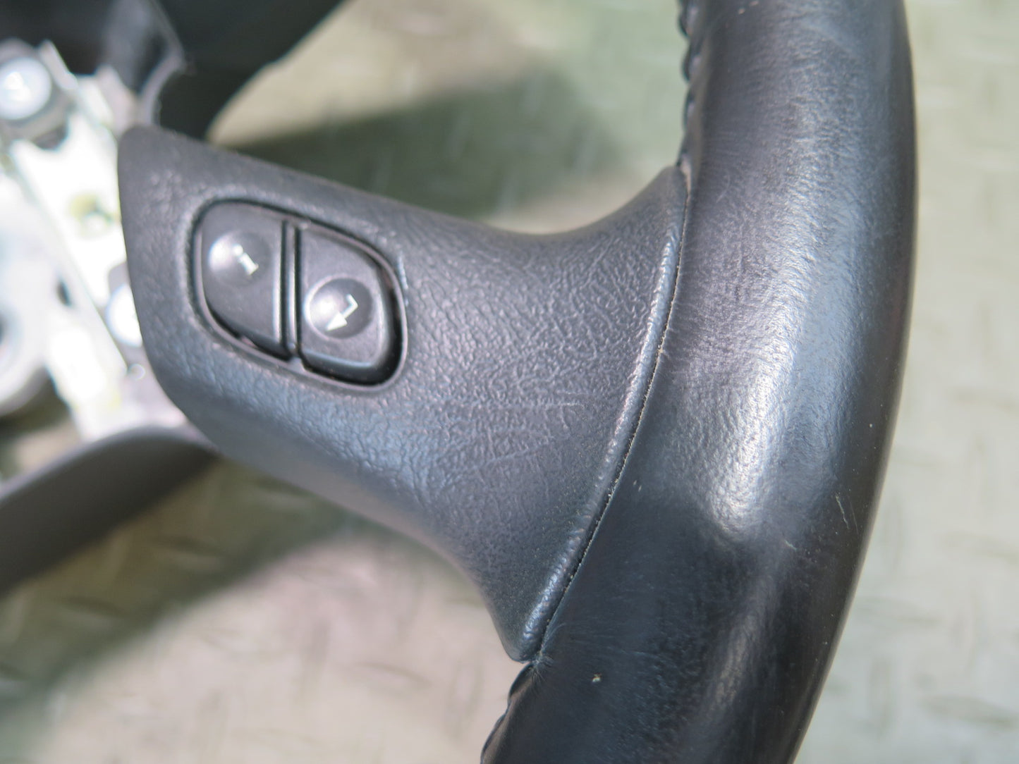 2003-2007 Hummer H2 Leather Steering Wheel w Controls